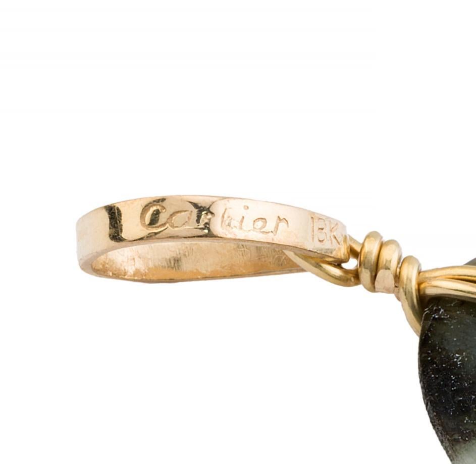 Cartier Pendentif poisson sculpté en or jaune 18 carats Pour femmes en vente