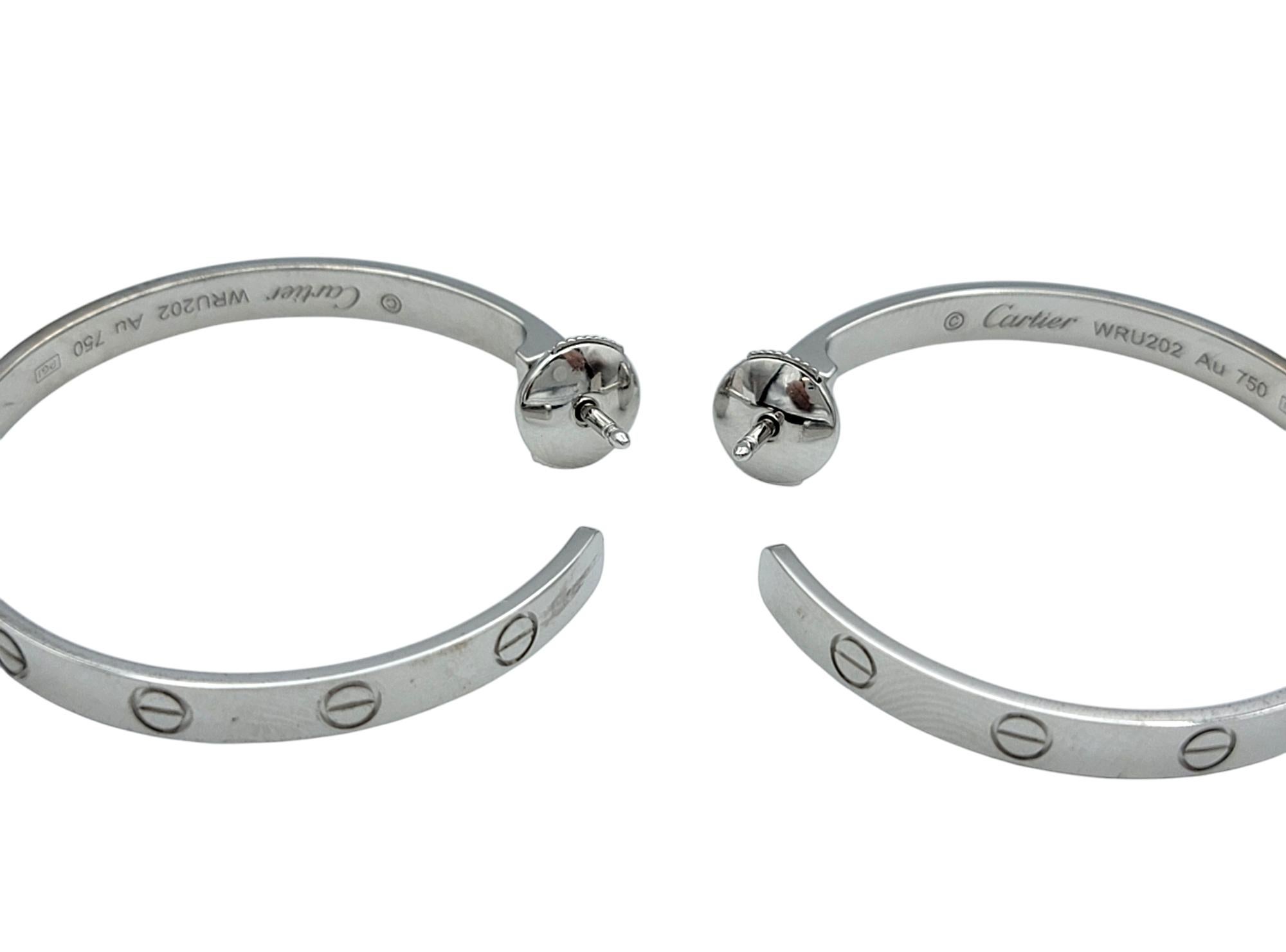 Orecchini a cerchio Cartier Love grandi in oro bianco lucido 18 carati con scatola In condizioni buone in vendita a Scottsdale, AZ