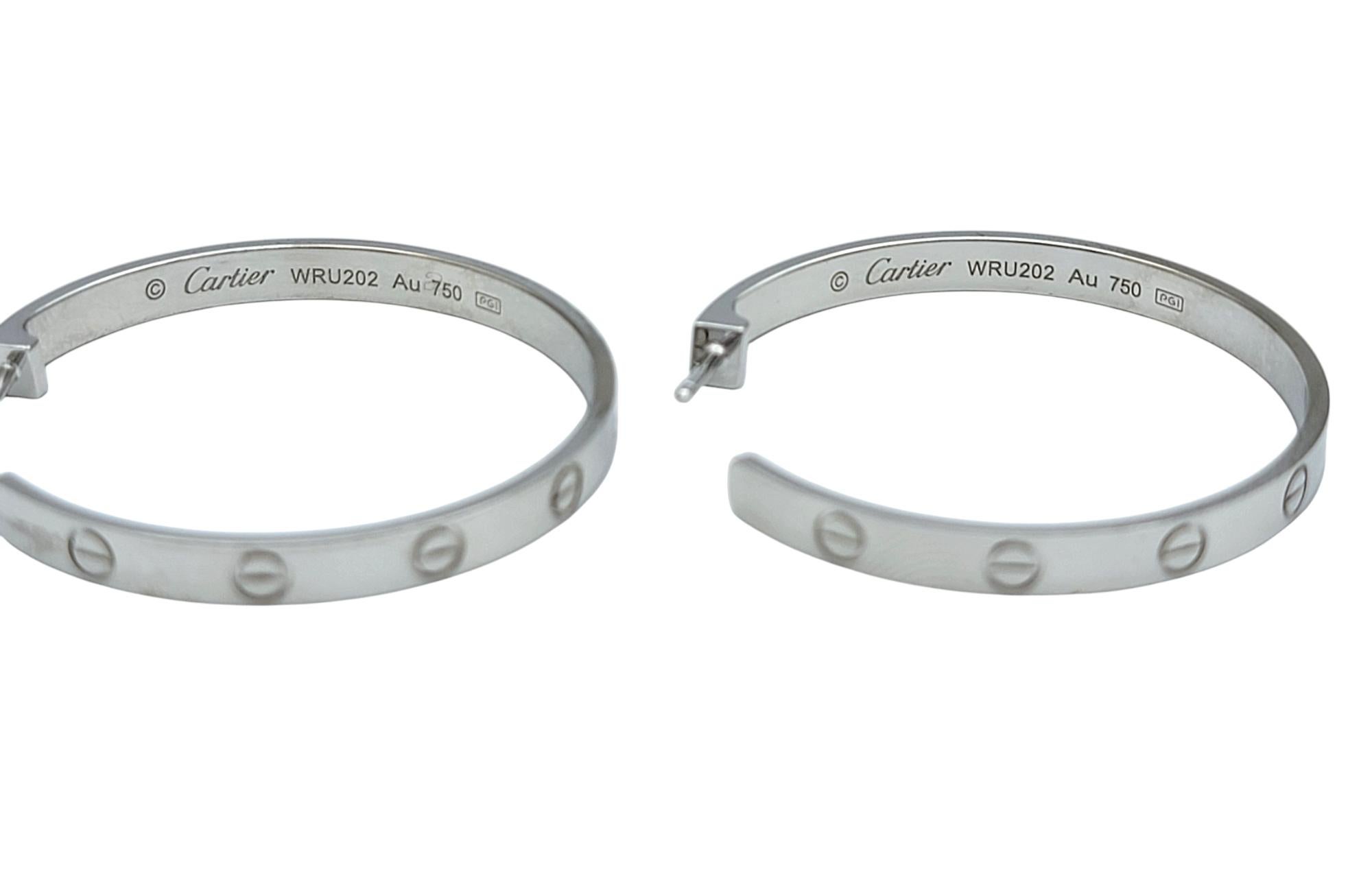 Orecchini a cerchio Cartier Love grandi in oro bianco lucido 18 carati con scatola in vendita 2