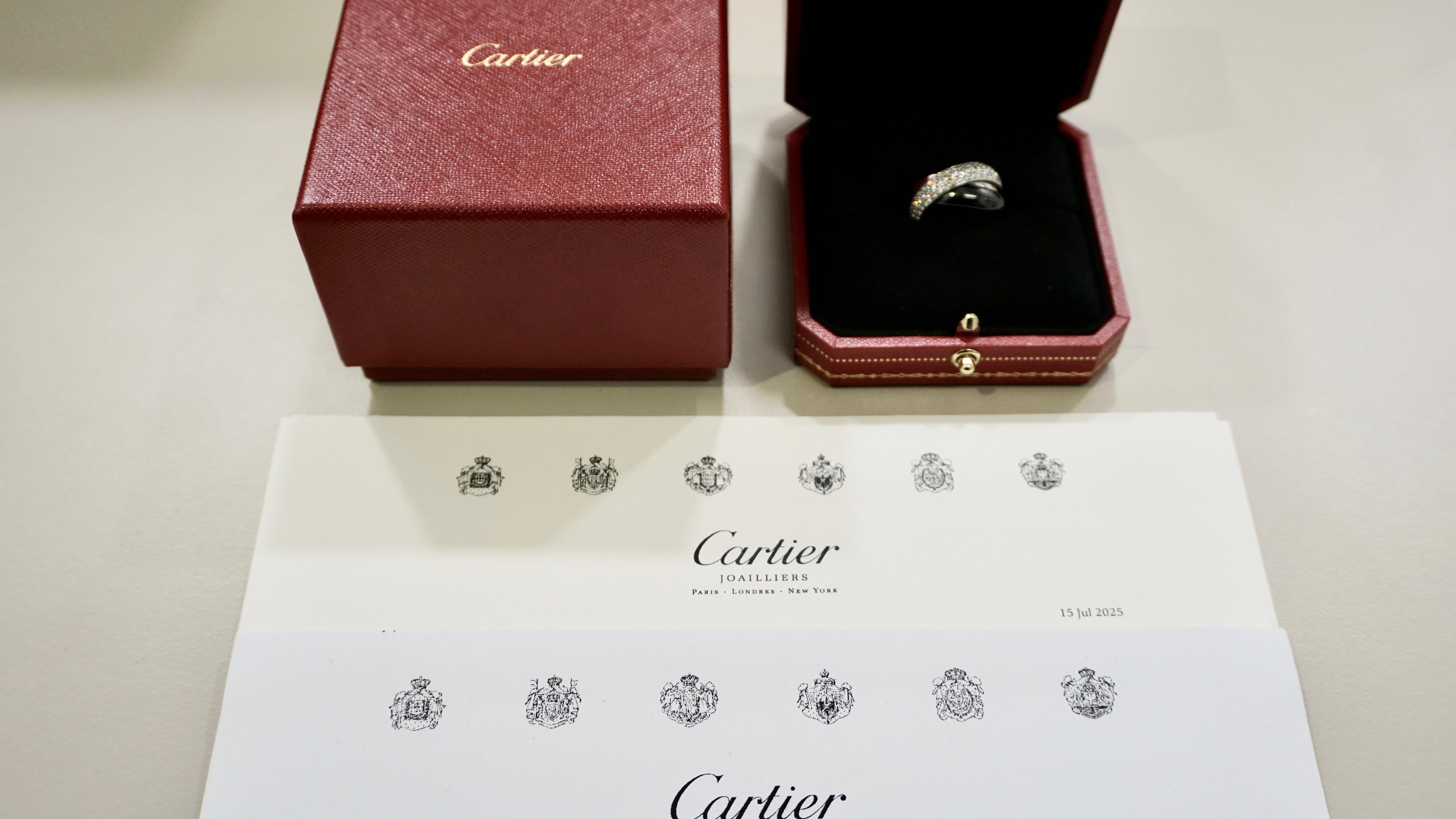 Cartier Großer Dreifaltigkeitsring, Diamantbesatz Größe 50 - Platin Weißgold & Keramik (Rundschliff) im Angebot