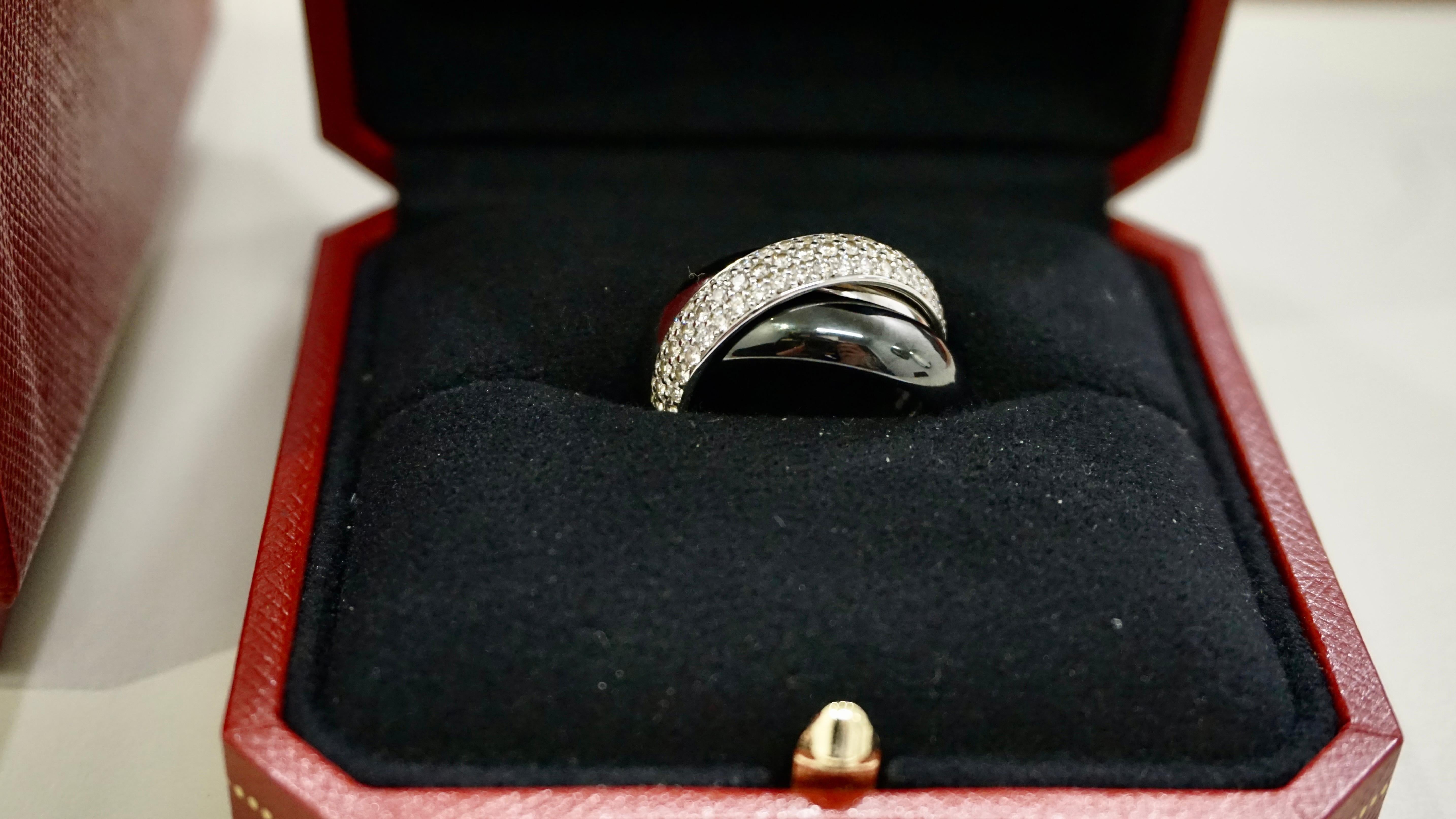 Cartier Großer Dreifaltigkeitsring, Diamantbesatz Größe 50 - Platin Weißgold & Keramik Damen im Angebot