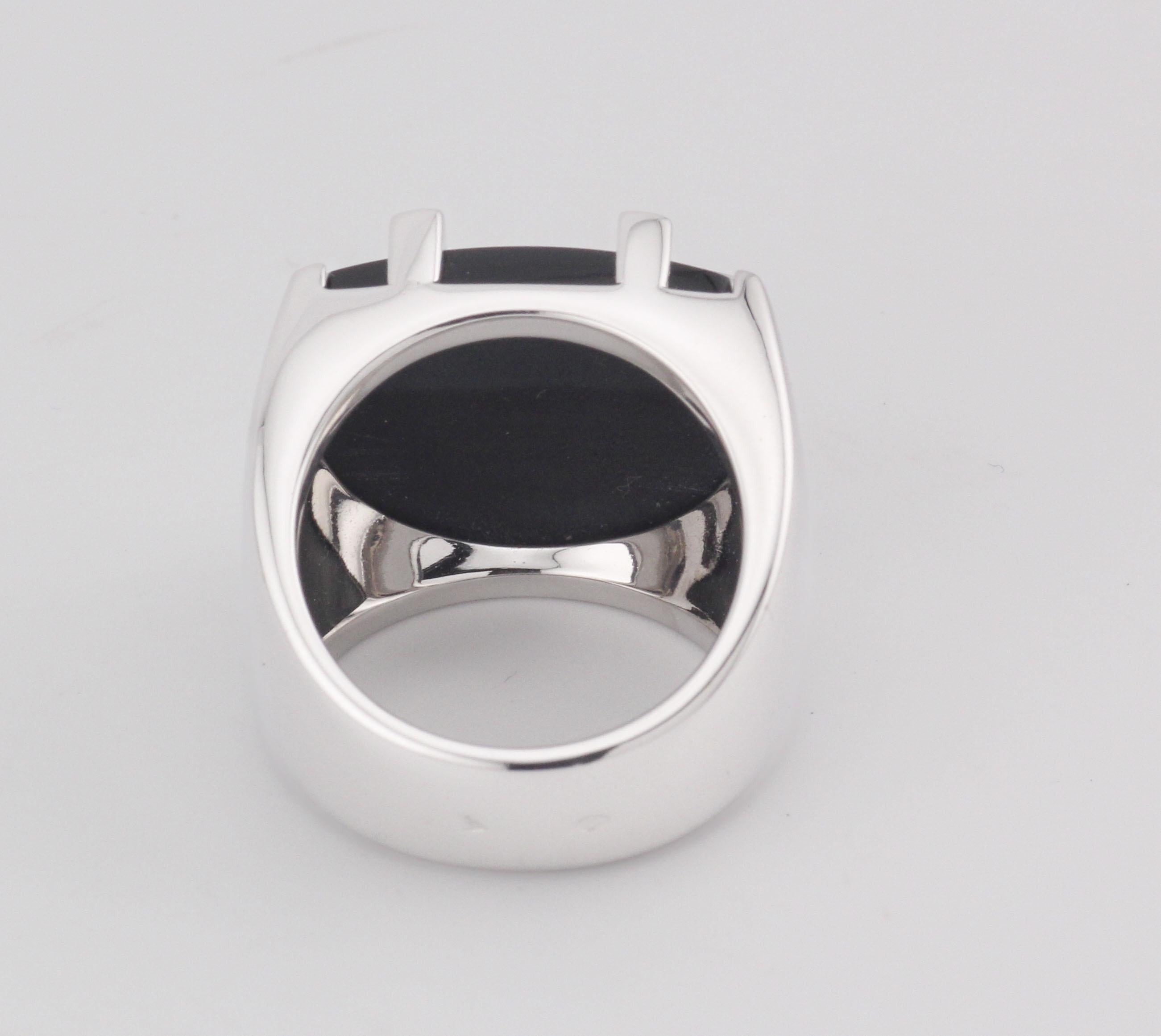Cartier Le Baiser Du Dragon Falkenauge 18k Weißgold Herrenring Größe 56 7,5 im Zustand „Hervorragend“ im Angebot in Simpsonville, SC