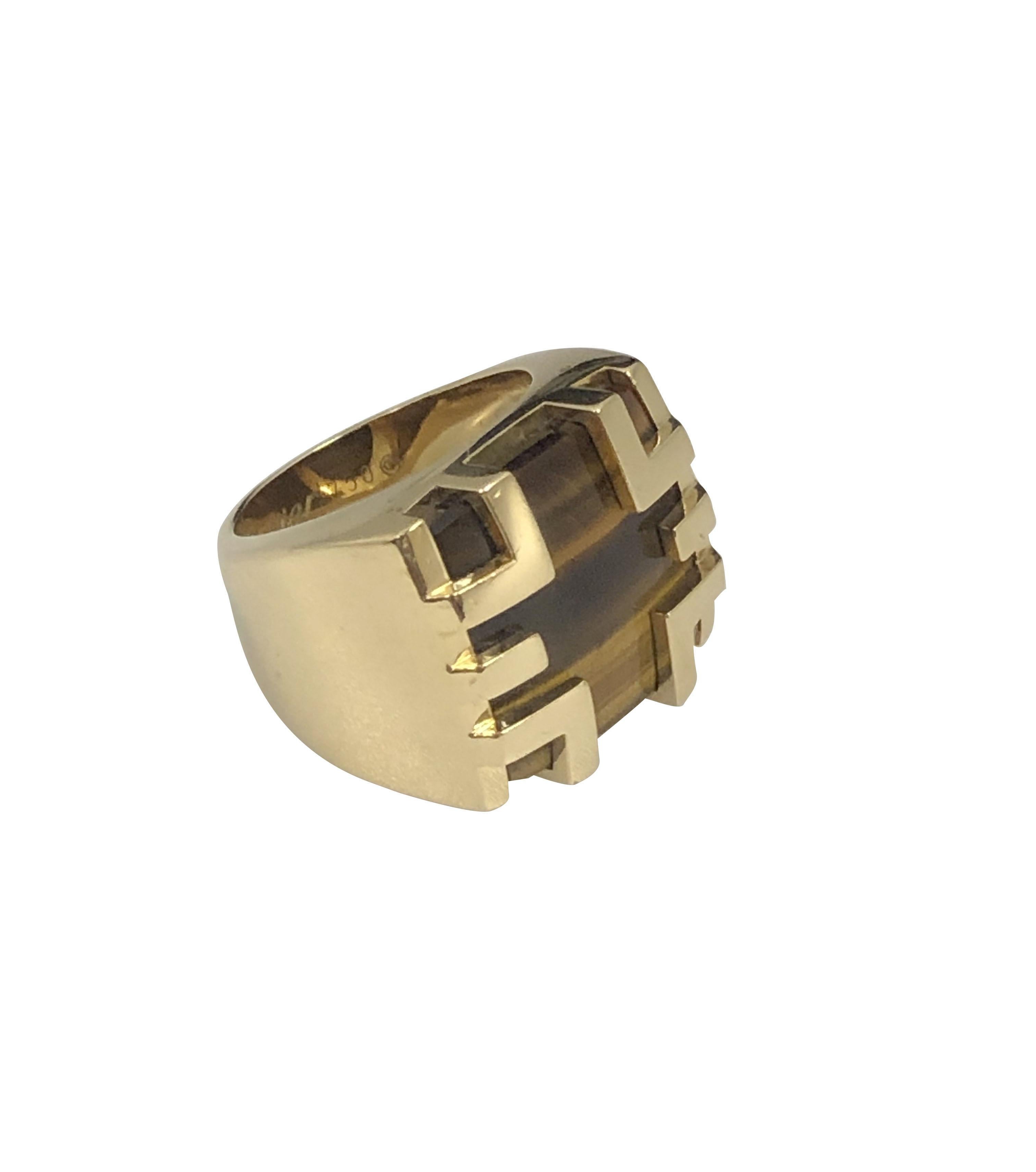 Cabochon Cartier Le Baiser Du Dragon Large yellow Gold and Tiger Eye Ring For Sale