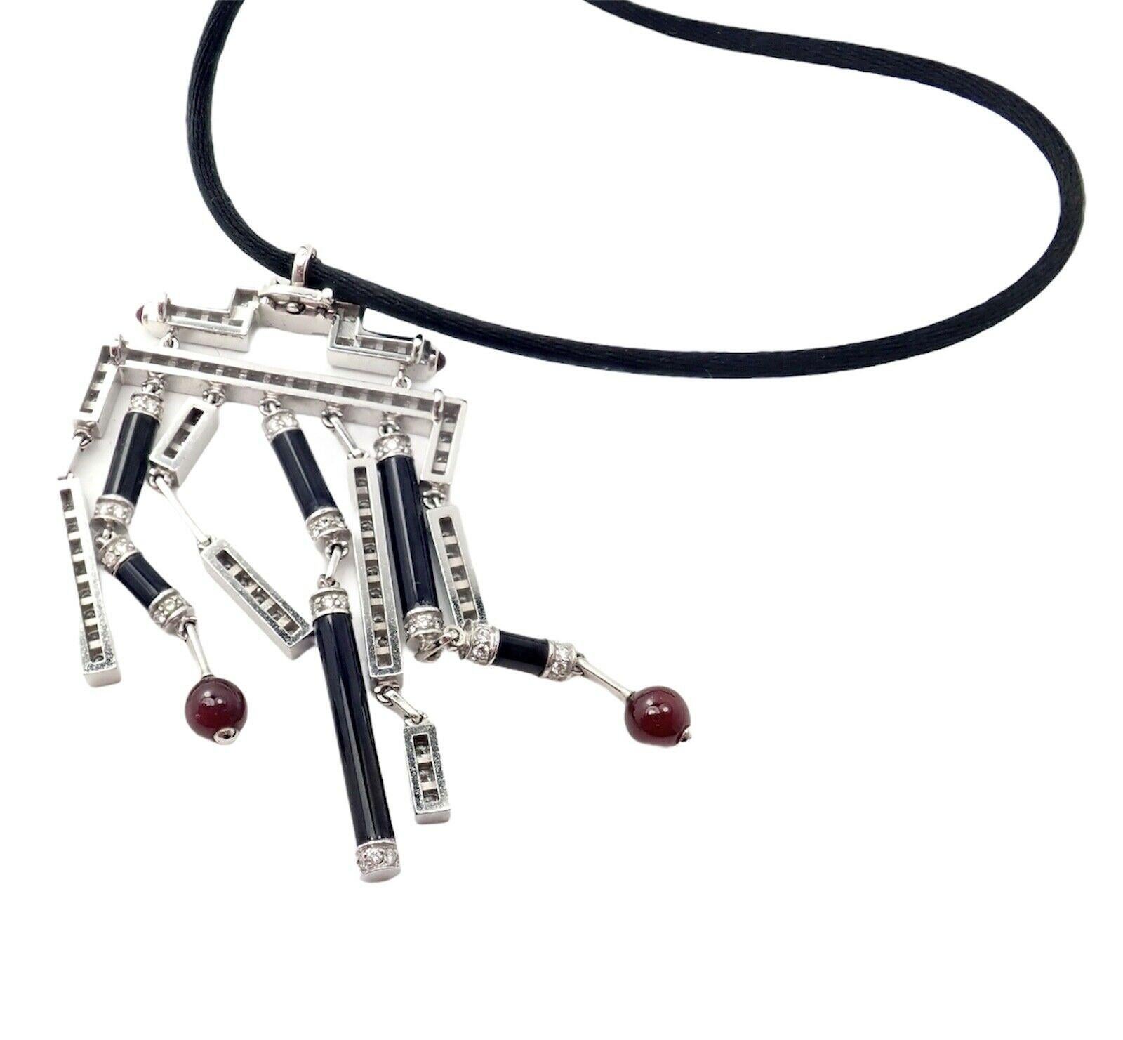Cartier: Halskette mit Anhänger Le Baiser Du Dragon, Onyx, Rubin, Diamant, Gold für Damen oder Herren im Angebot