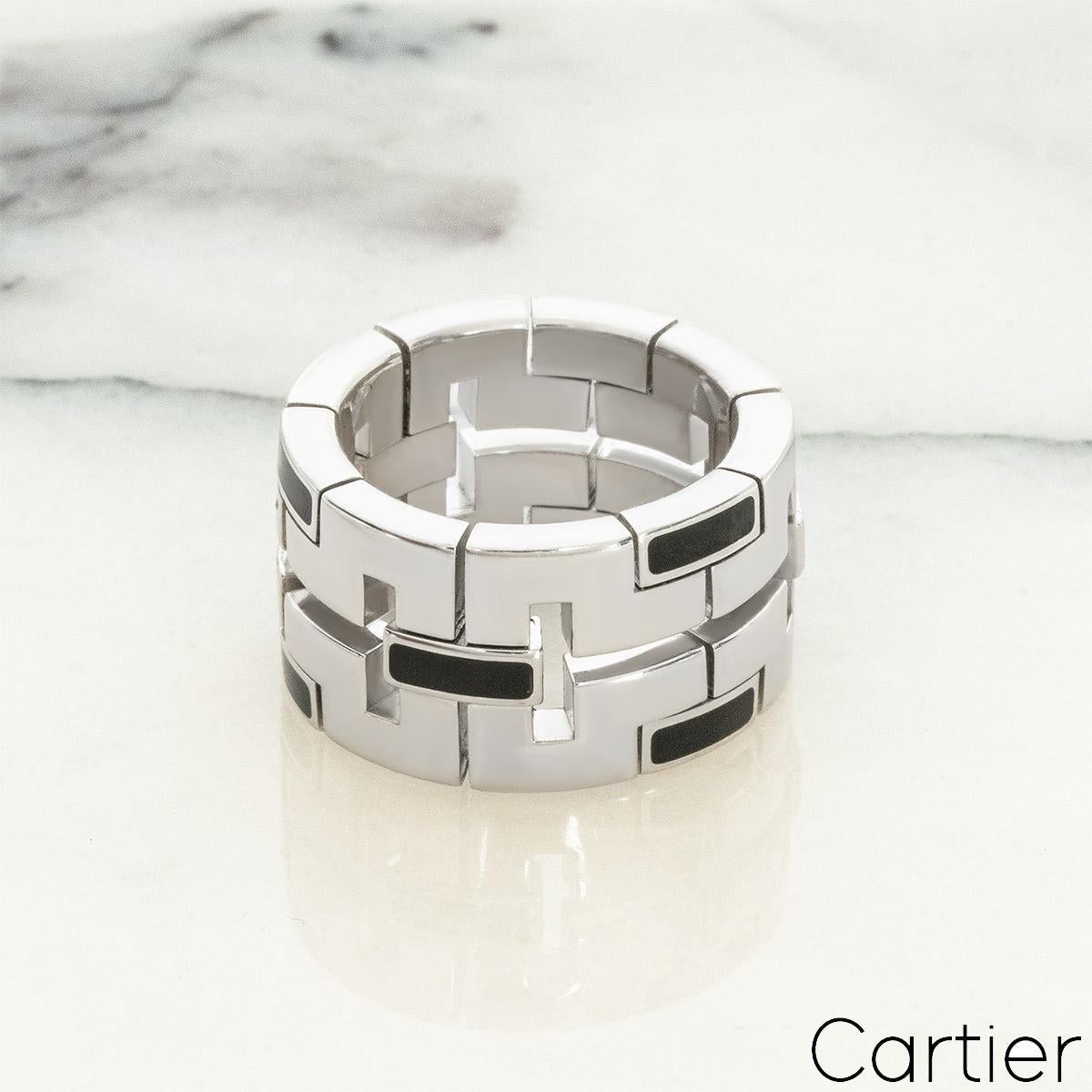 Cartier Le Baiser Du Dragon Ring White Gold and Enamel In Excellent Condition For Sale In London, GB