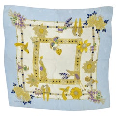 Cartier: Le must de Seidenschal in Babyblau mit Nieten