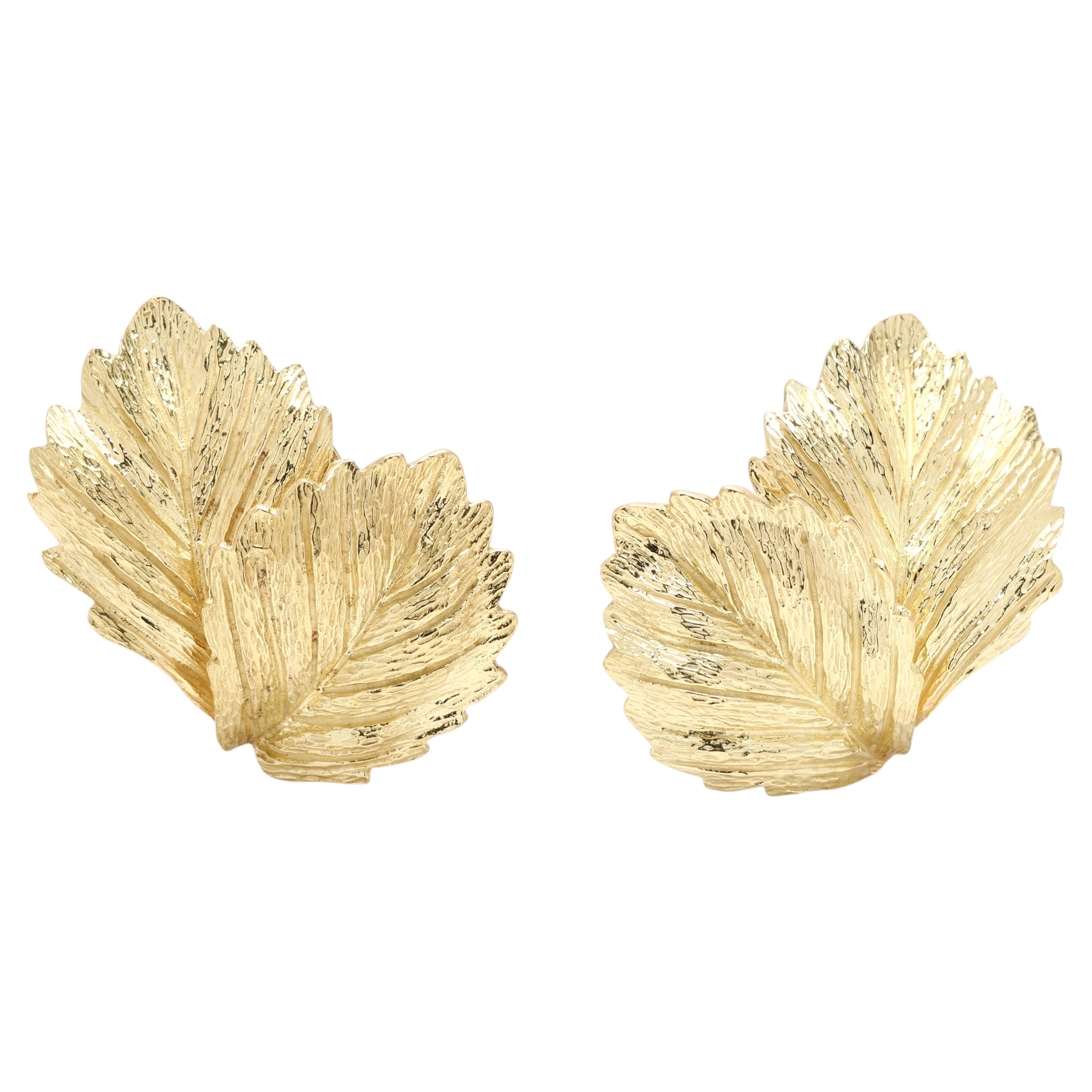 Pendientes de clip Hoja Cartier, Oro amarillo 18k, Largo 24,5 mm
