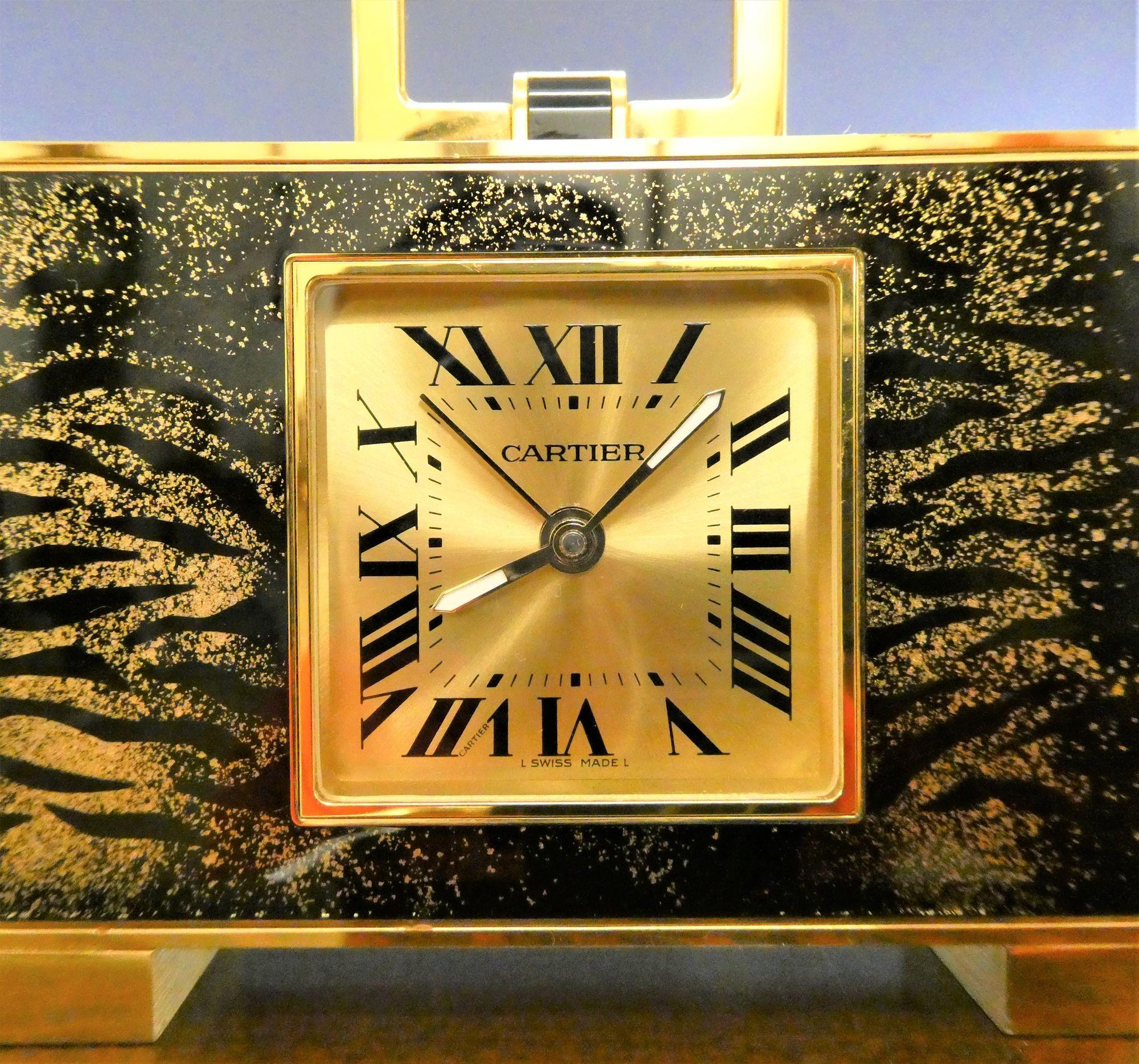 Cartier, horloge de voyage imprimée léopard en vente 1