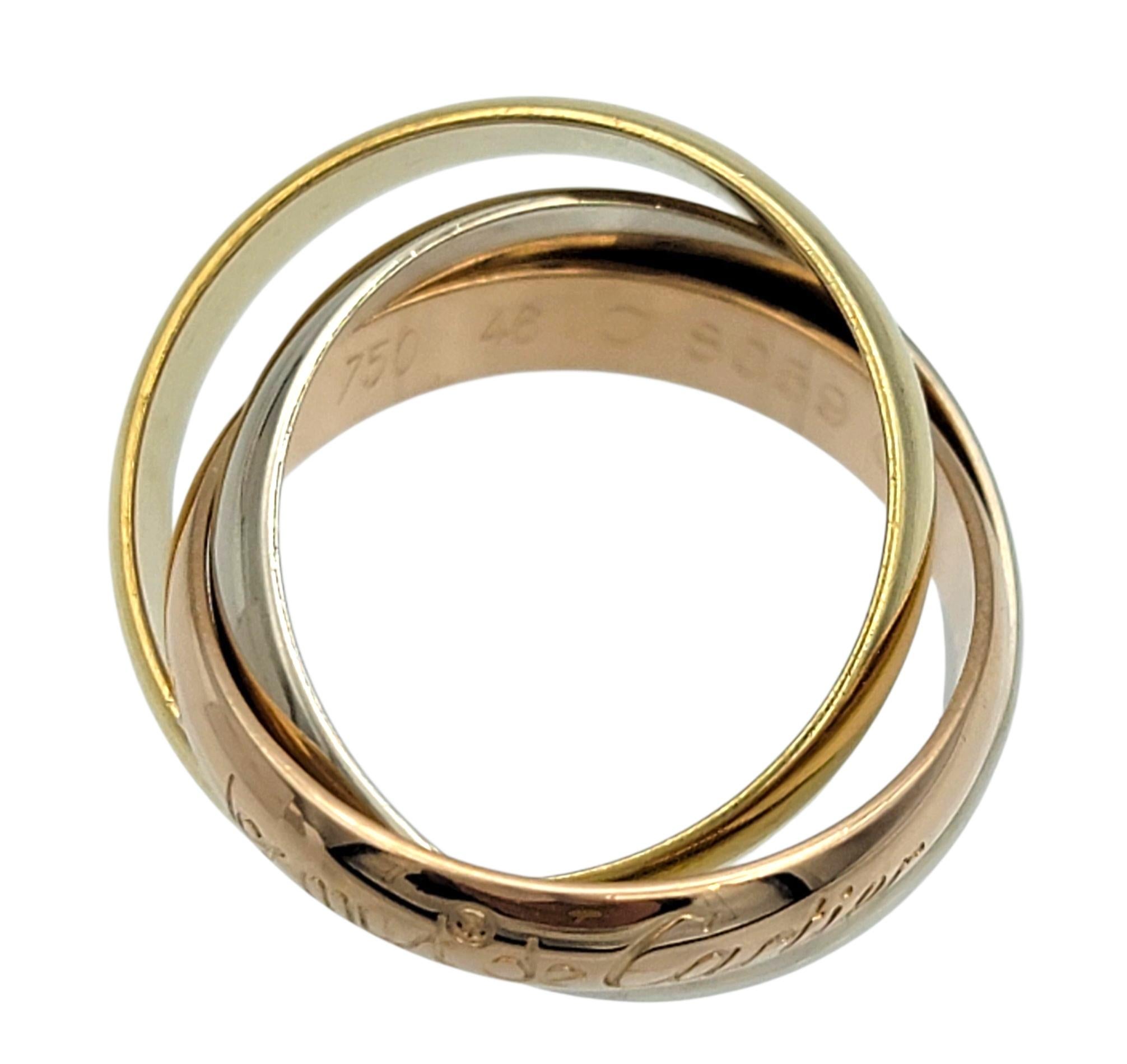 Anello a fascia a trinità Les Must de Cartier in oro giallo, rosa e bianco 18 carati in vendita 3