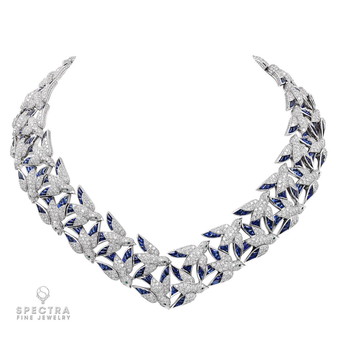 Un'ipnotica celebrazione della libertà e dell'eleganza, la suite Cartier Les Oiseaux Libérés cattura la grazia della natura in una brillantezza abbagliante. Realizzata in oro bianco 18 carati e impreziosita da circa 65,00 carati di diamanti di
