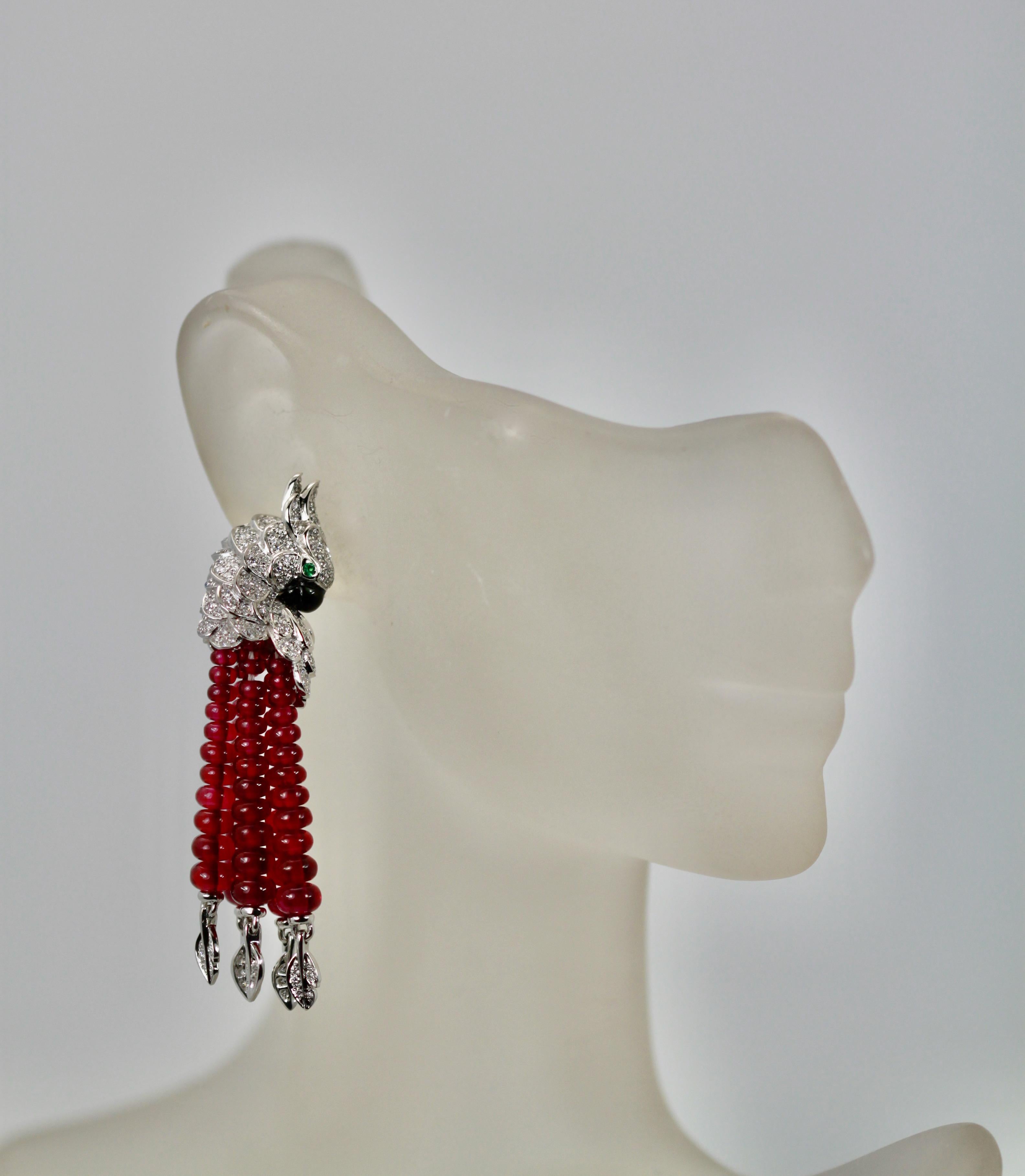 Cartier Les Oiseaux Liberes Ohrringe, Papagei, Rubin, Diamant, Quaste, 18 Karat für Damen oder Herren