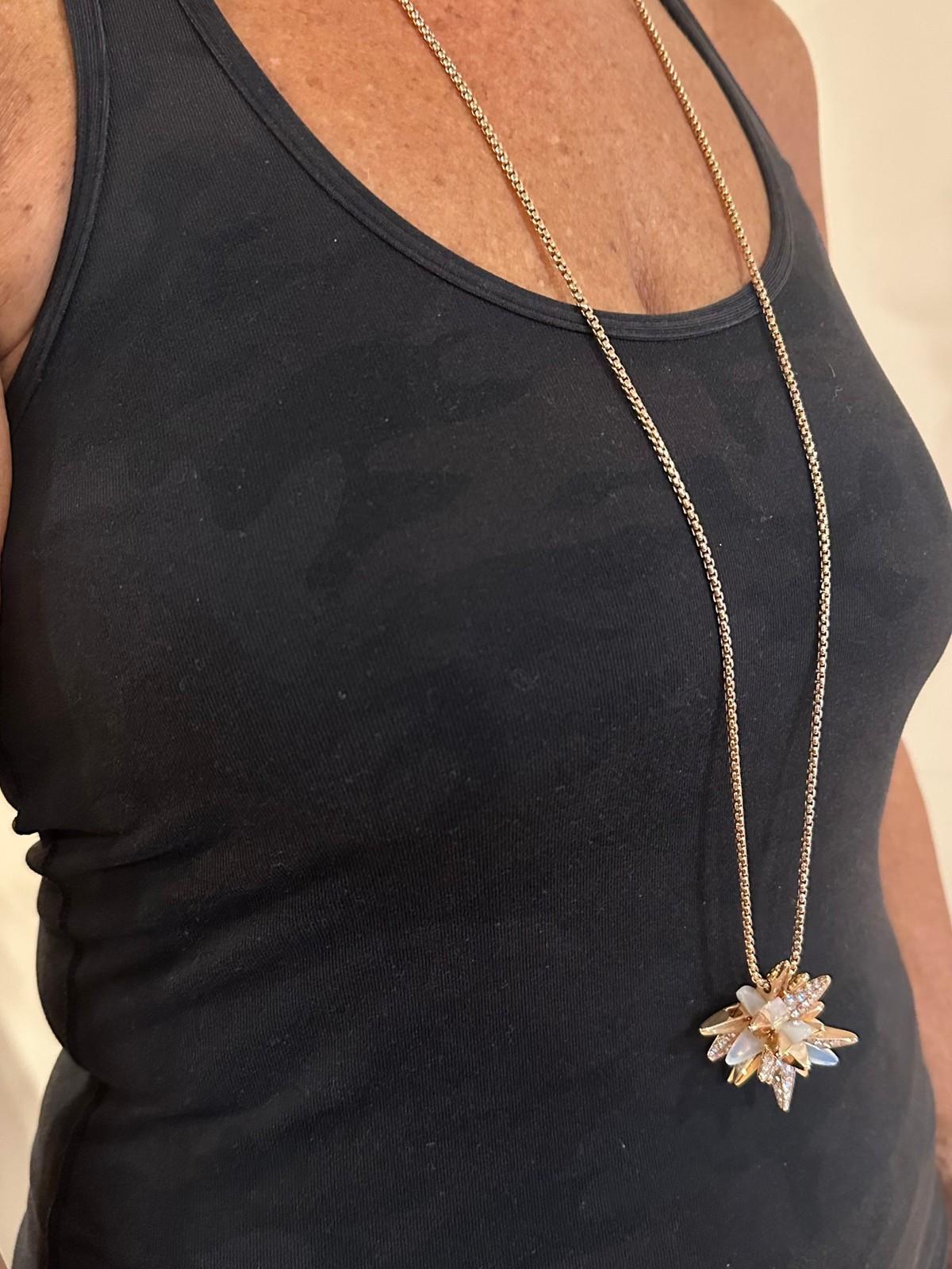 Cartier Collana con ciondolo in oro rosa frattale con pietra lunare e diamanti a edizione limitata in vendita 7