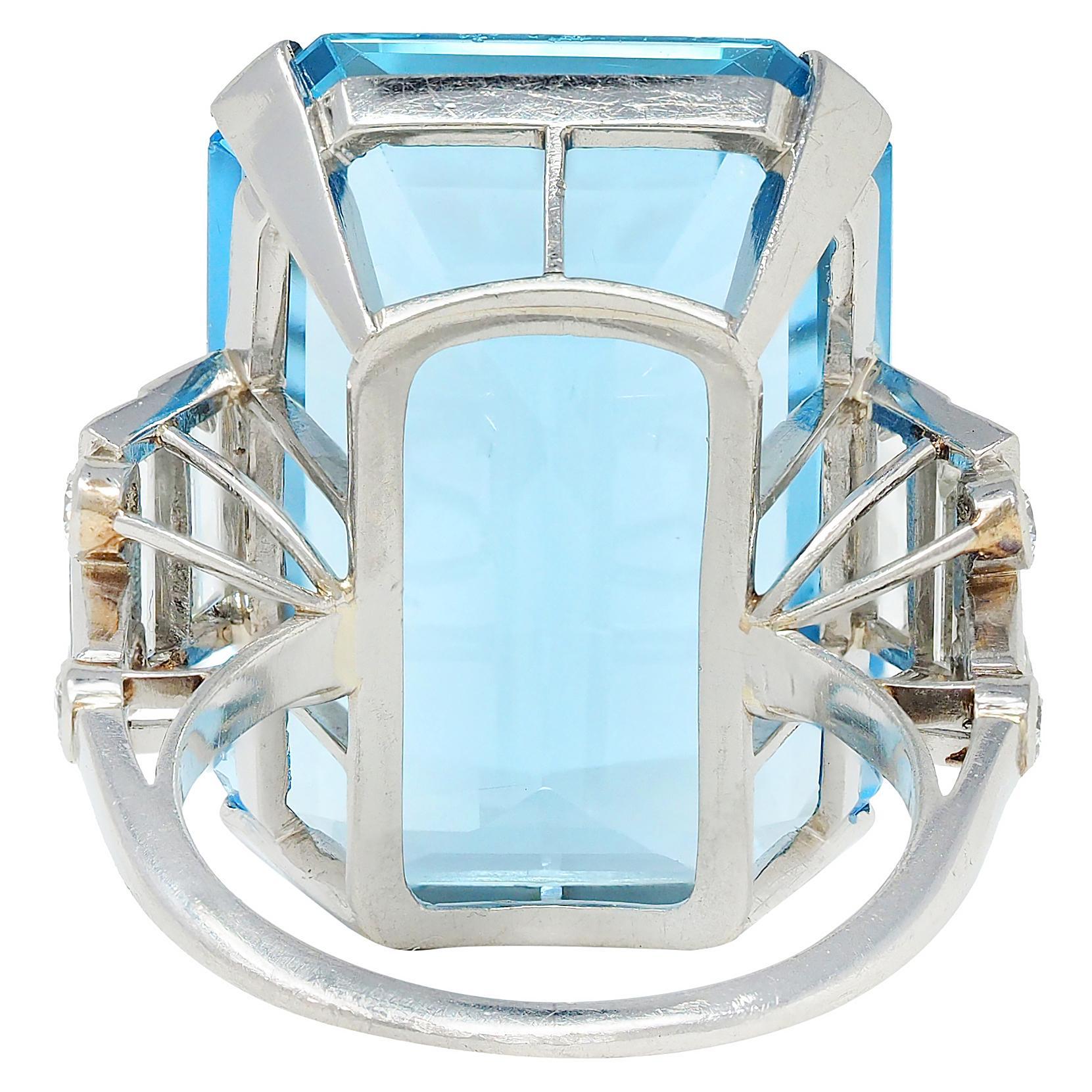 Cartier London 1950 22.30 CTW Aquamarine Diamond Platinum Vintage Cocktail Ring In Excellent Condition For Sale In Philadelphia, PA