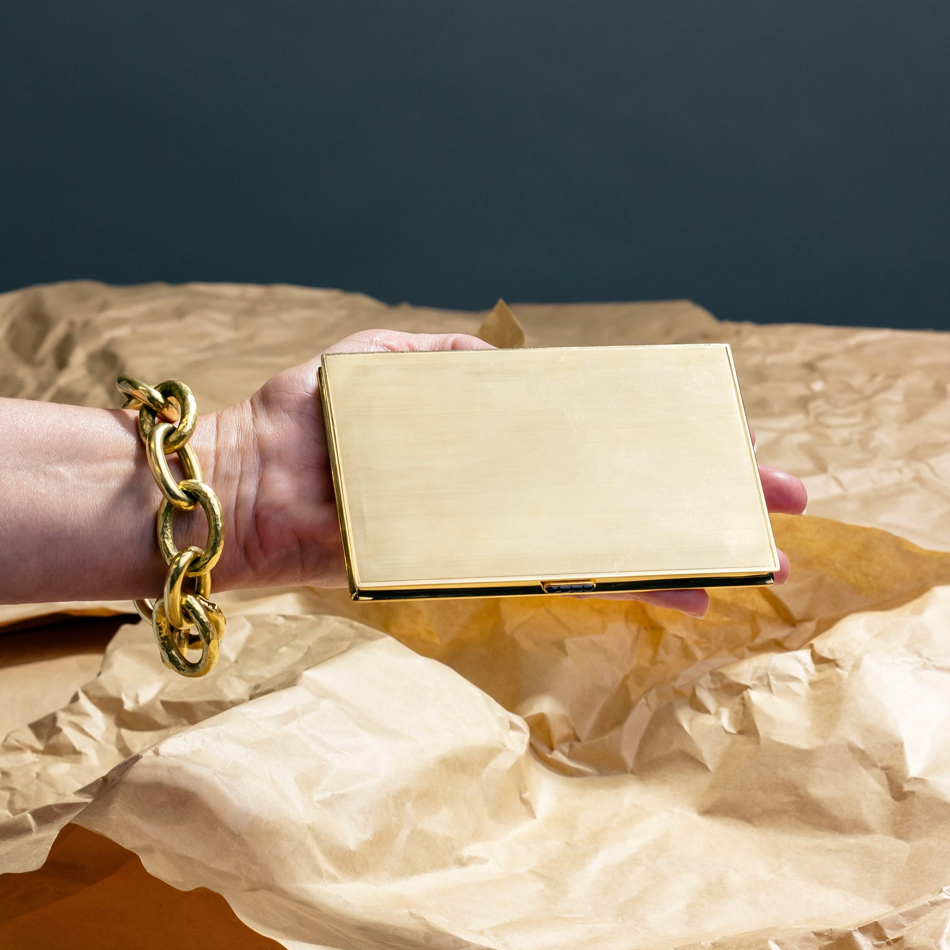 There is a name which jewellery enthusiasts adore hearing, and that is Cartier, especially 'Cartier London', and when you combine that with term 'Art Deco' they might just melt down in a frenzy. This 1930s cigarette case was made from solid 18 karat