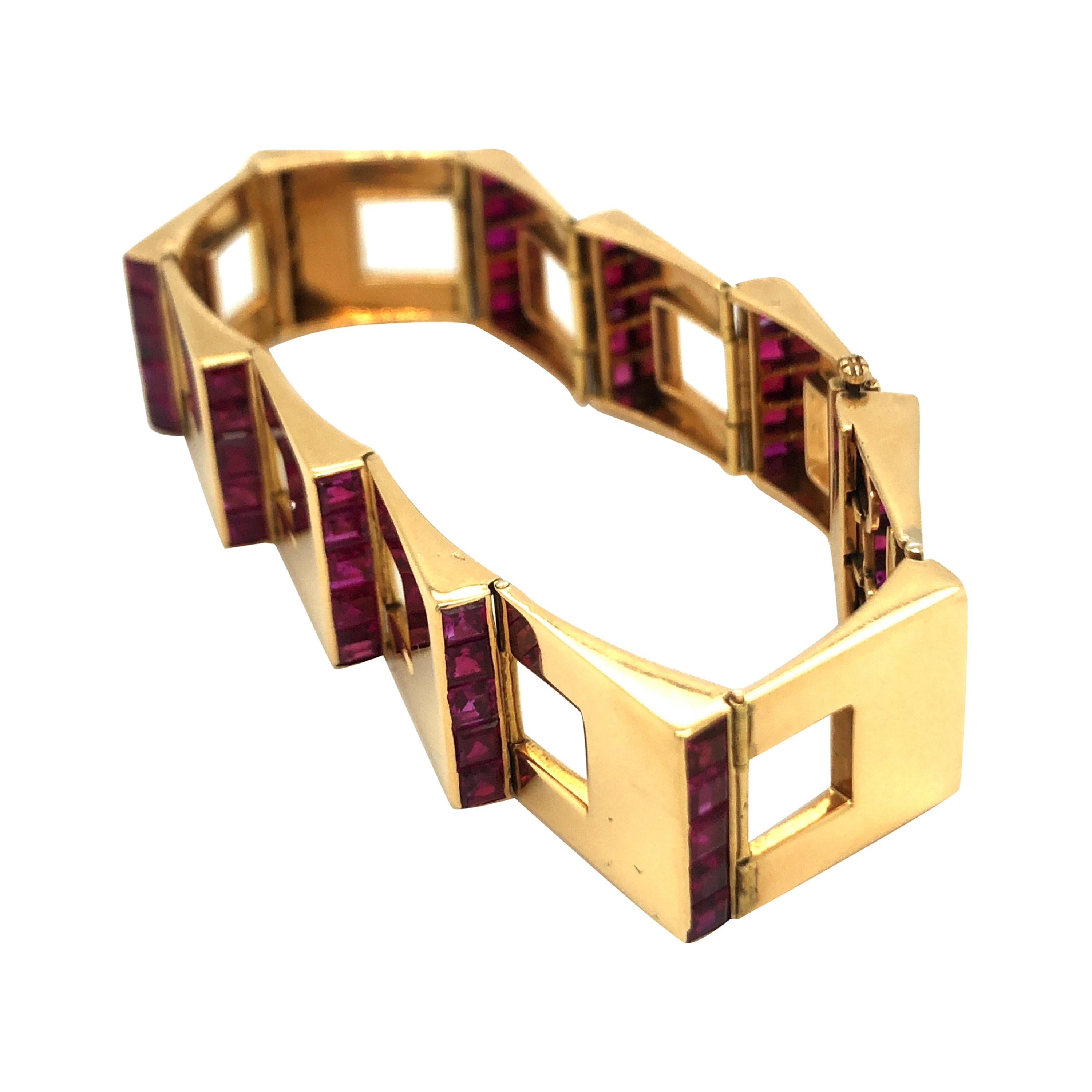 Cartier London Burma Rubies 18 Karat Rose Gold Escalier Bracelet, 1940s