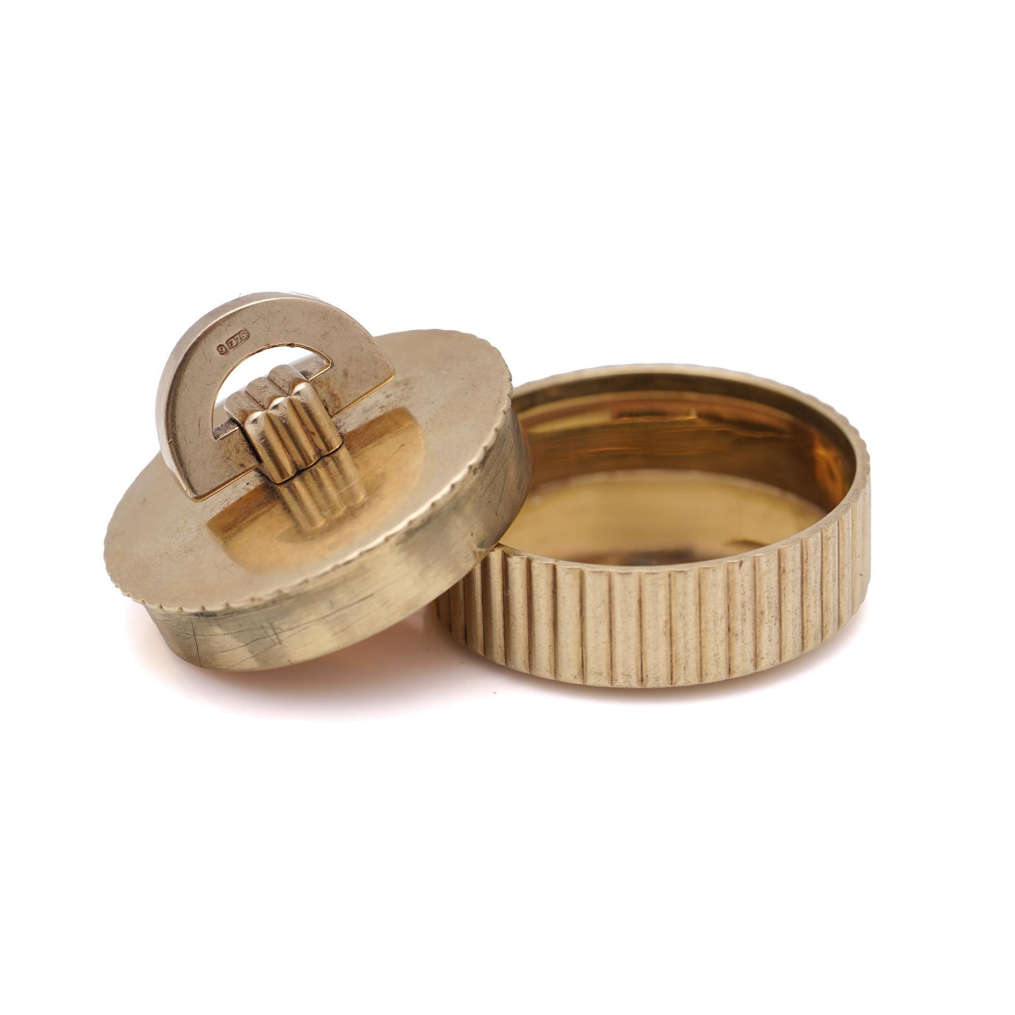 Cartier London retro round 9kt yellow gold pillbox 1