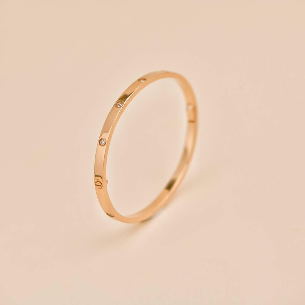 Cartier Love 10 Diamonds en or rose 18 carats, petit modèle, taille 17 Excellent état - En vente à Banbury, GB