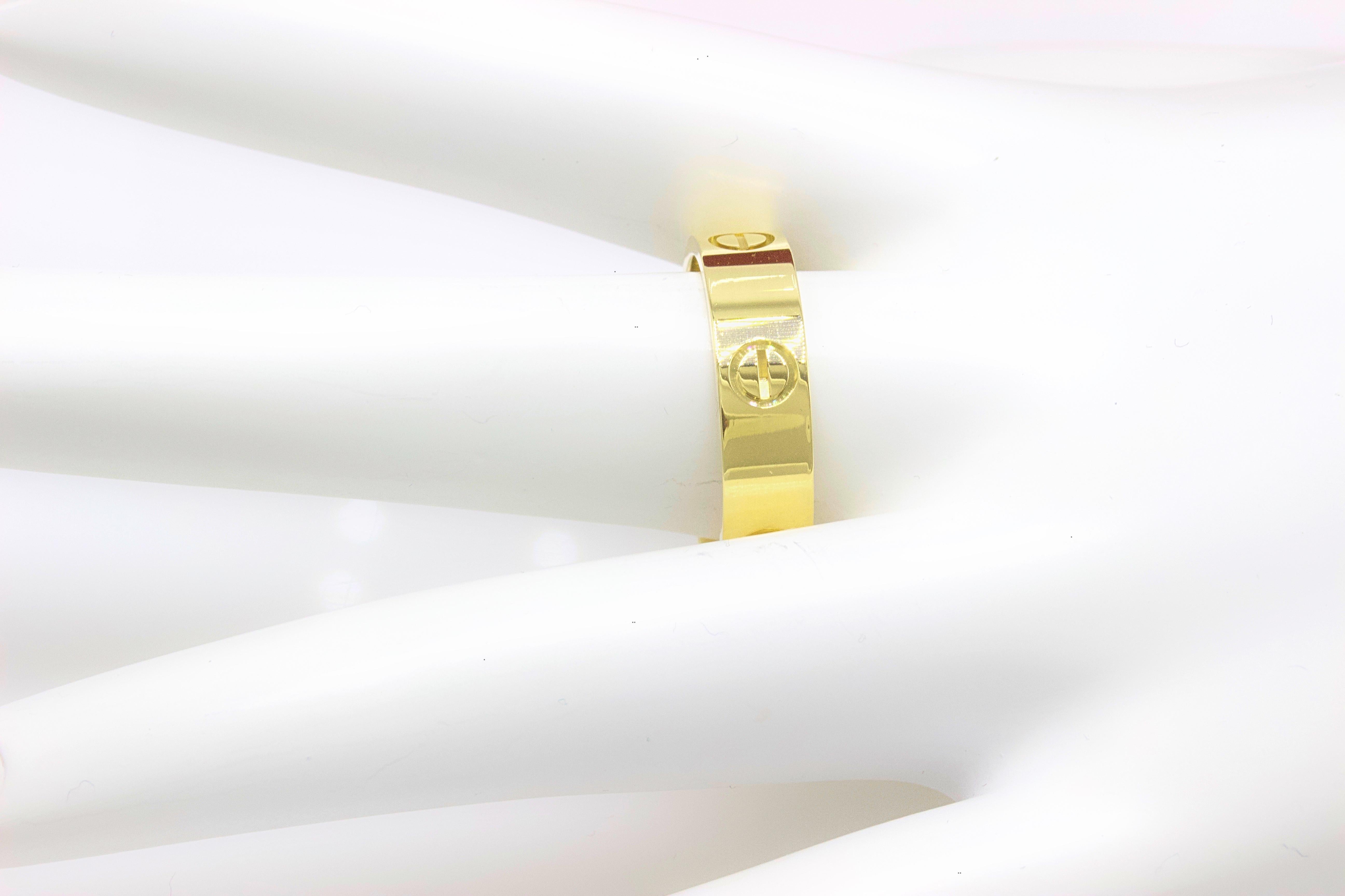 Women's or Men's Cartier LOVE 18 Karat Yellow Gold Ring Full Set Coa Box Receipt