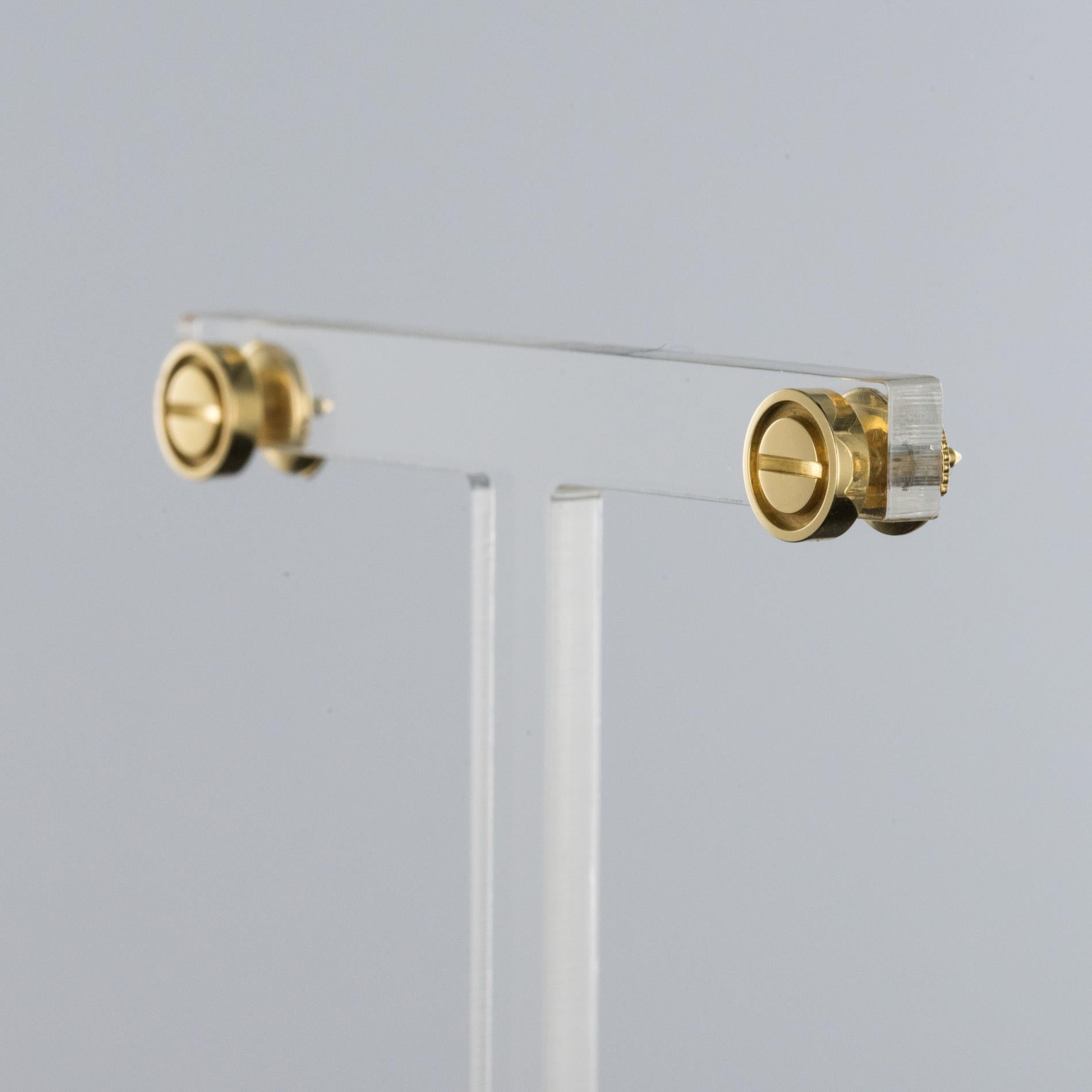 Cartier Love 18 Karat Yellow Gold Stud Earrings In Excellent Condition In Poitiers, FR