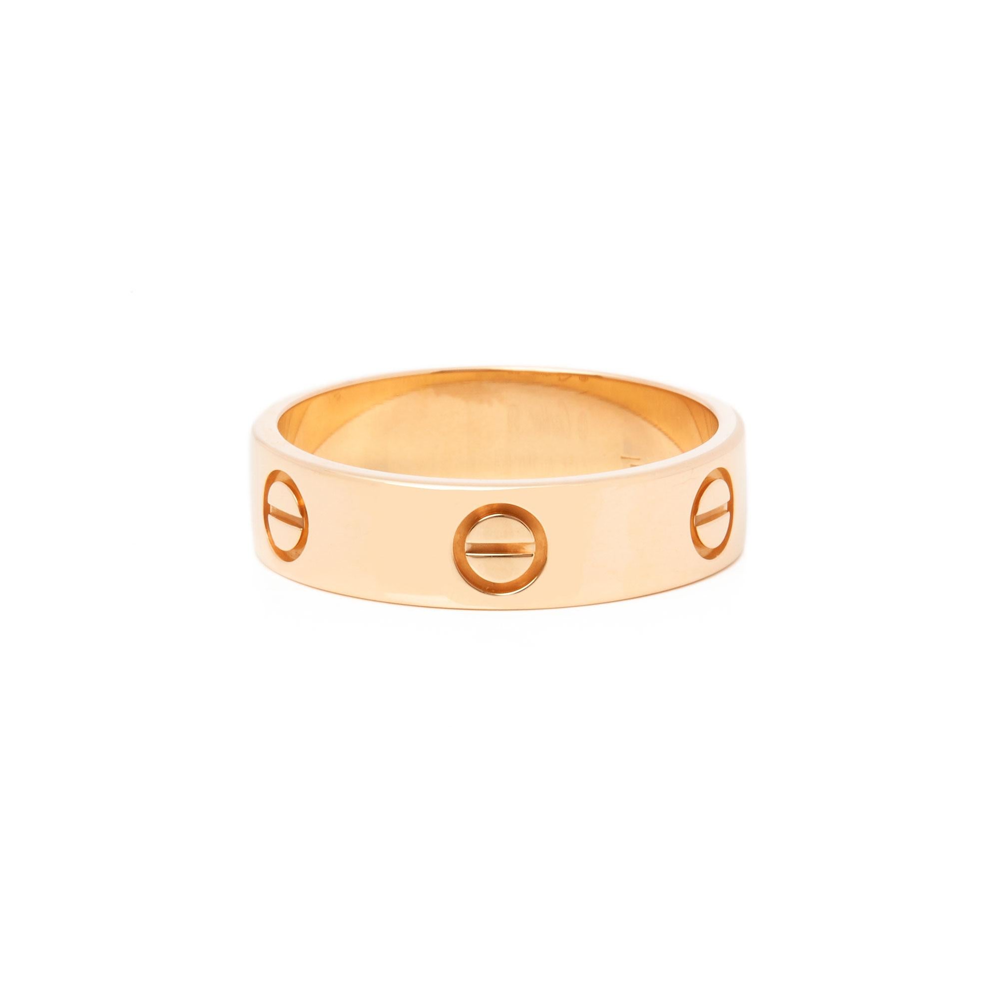 This ring by Cartier is from their Love Collection and features their iconic screw detailing set in 18ct yellow gold. UK Ring Size R, EU size 61, US size 9 1/2. Complete with Xupes presentation box. Our Xupes reference is COMJ464 should you need to