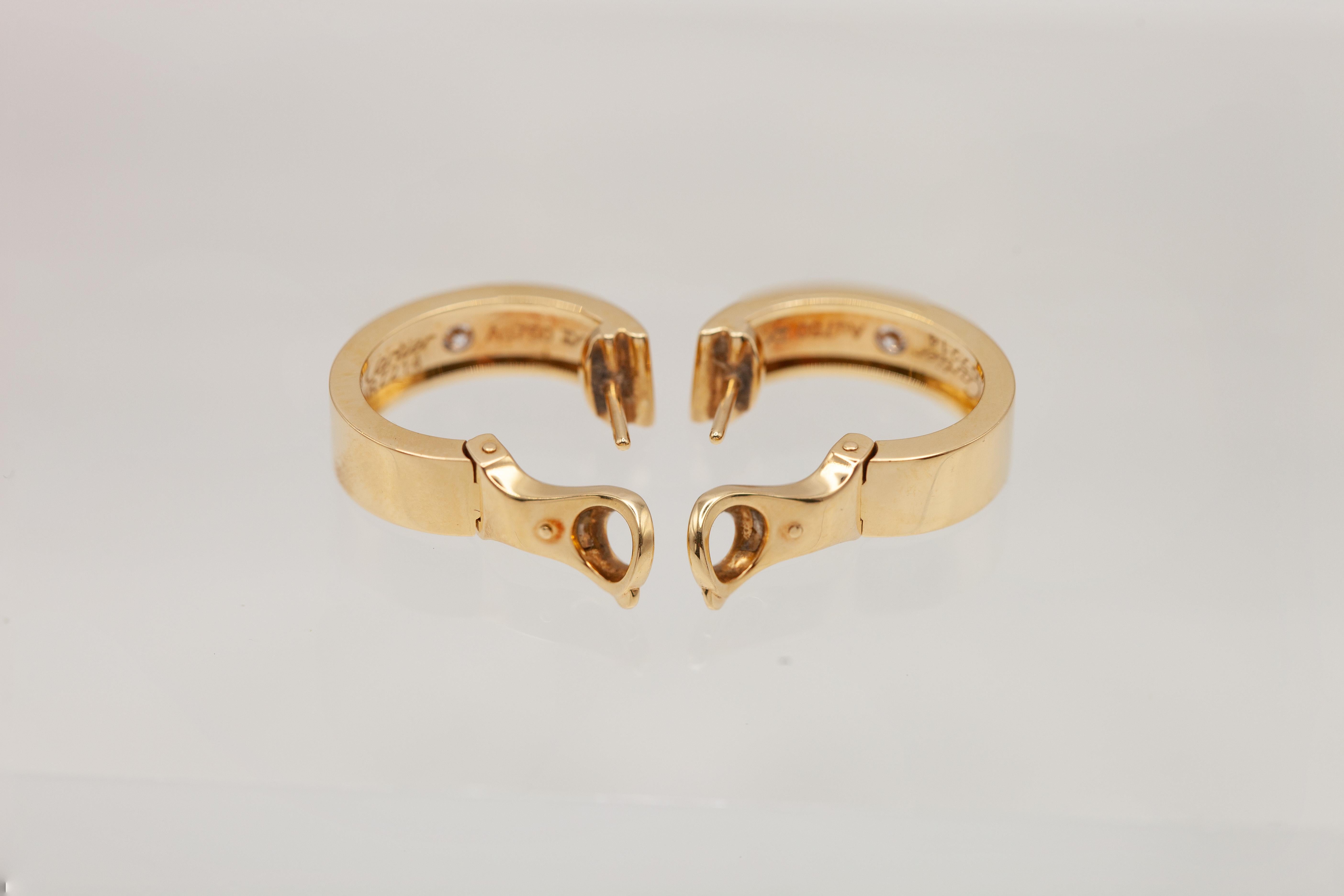 Boucles d'oreilles Love en or 18 carats et diamants de Cartier en vente 2