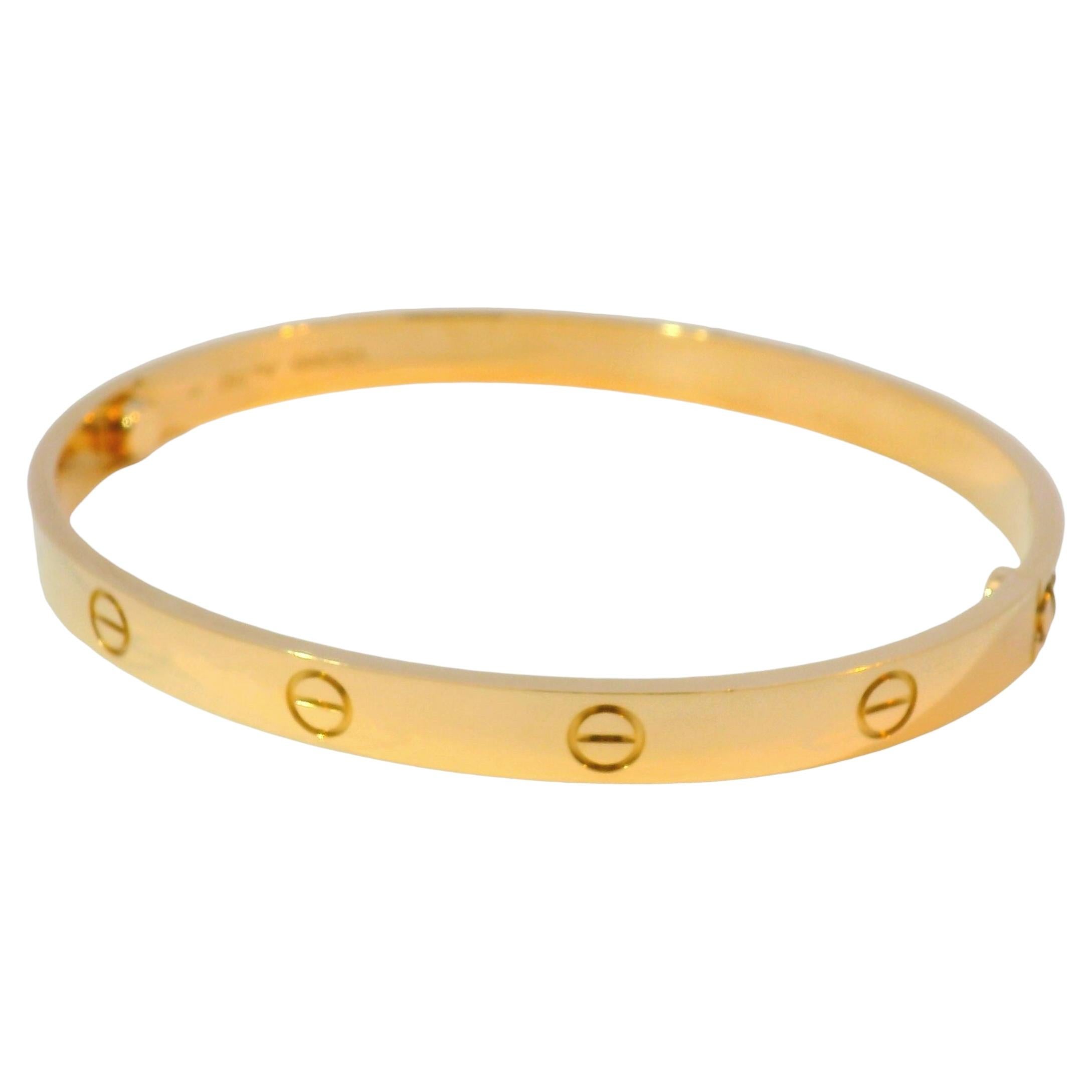 Pulsera Cartier LOVE, modelo clásico, en oro rosa de 18 quilates. Disponible