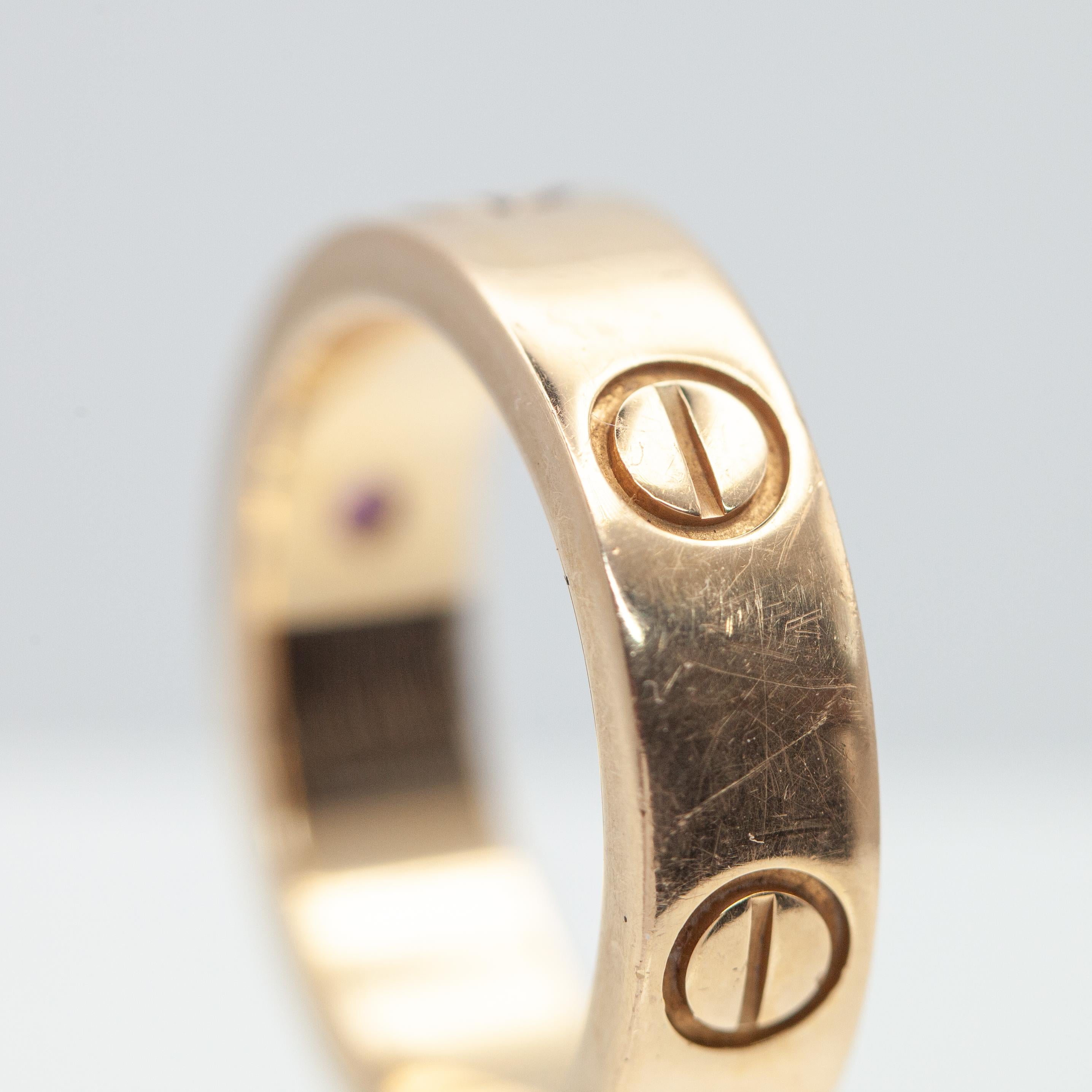 Anello Cartier Love in oro rosa 18 carati con zaffiro rosa in vendita 3