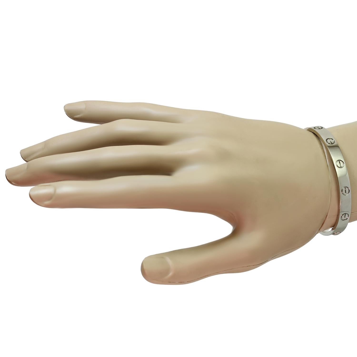 CARTIER LOVE Armband aus 18 Karat Weißgold, Größe 16, Beutel im Zustand „Hervorragend“ im Angebot in New York, NY
