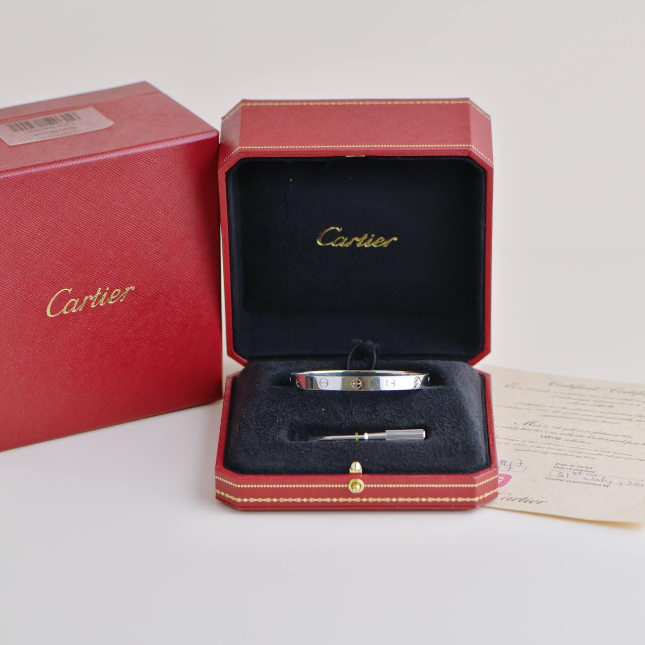 SKU	33301218
Comes With	Full Set (Box + Card)
Date	2012
RRP	£7,550 Incl. Taxes / €8,550 Incl. Taxes / $7,900 Excl. Taxes
Model	Q2588422
Serial Number	33*****
Size 	17 
Metal	18k White Gold
Weight	Approximately 34
