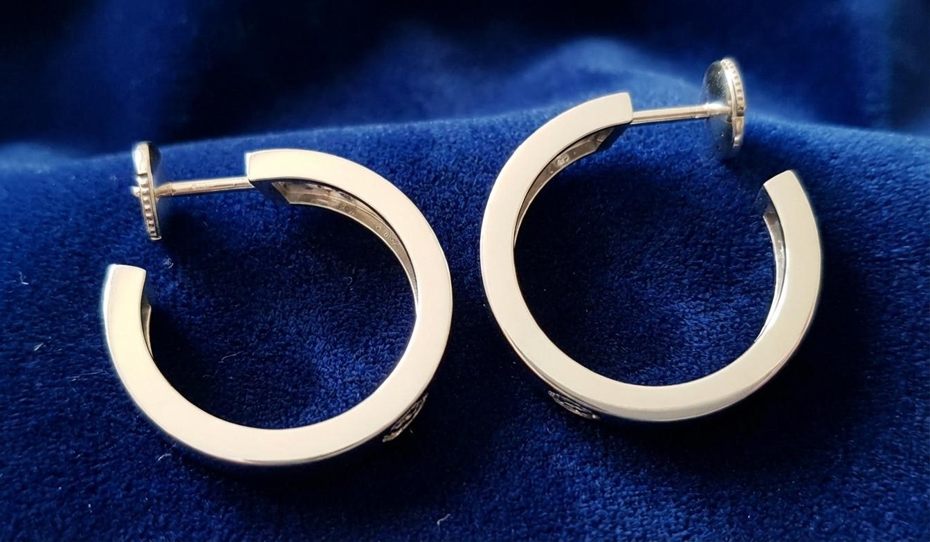 Cartier Love 18k Weißgold Diamant-Reifenohrringe, 0,45 Karat (Zeitgenössisch) im Angebot