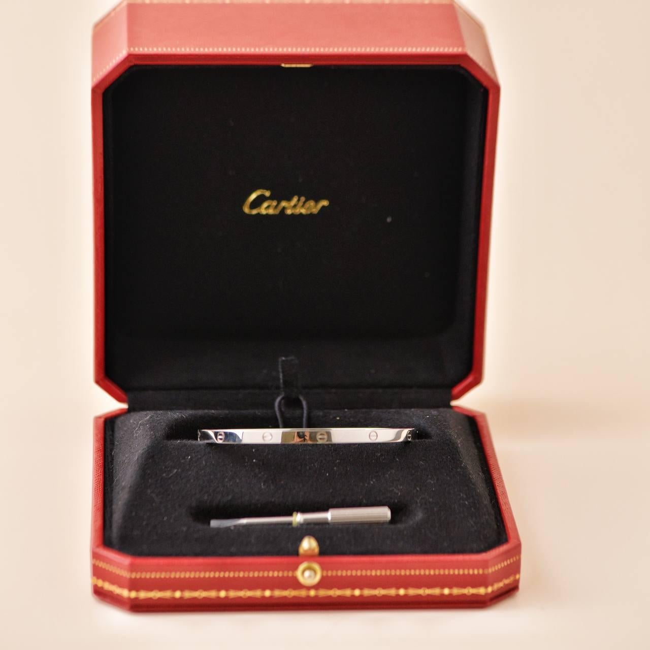 SKU	33301430
Comes With	Box Only
Date	2018
RRP	£4,900 Incl. Taxes / €5,550 Incl. Taxes / $5,100 Excl. Taxes
Model	B6047418
Serial Number	EZ****
Size	18 Size Guide
Metal	18k White Gold
Weight	20.86