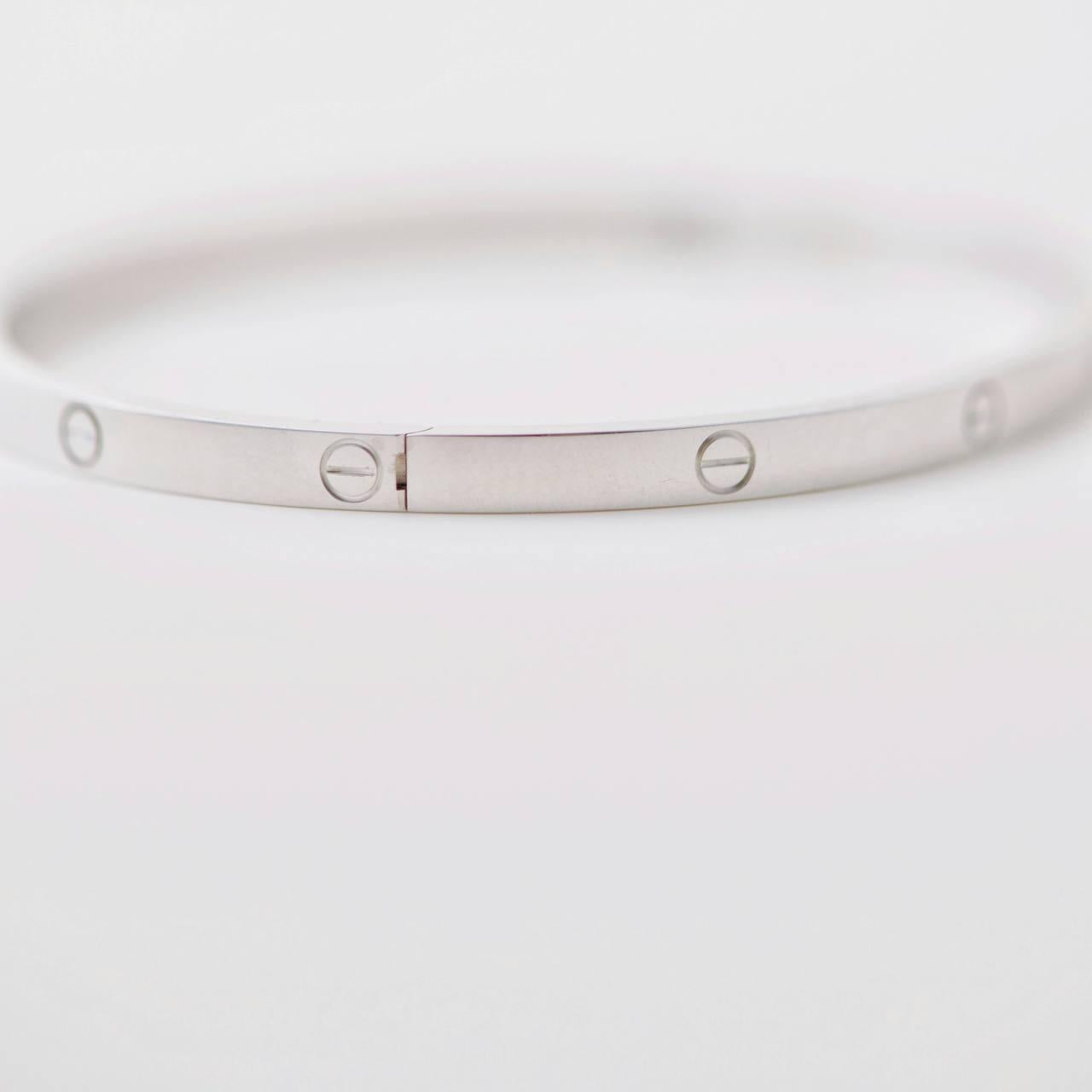 Cartier Love 18K White Gold Small Model Size 18 In Excellent Condition For Sale In Banbury, GB