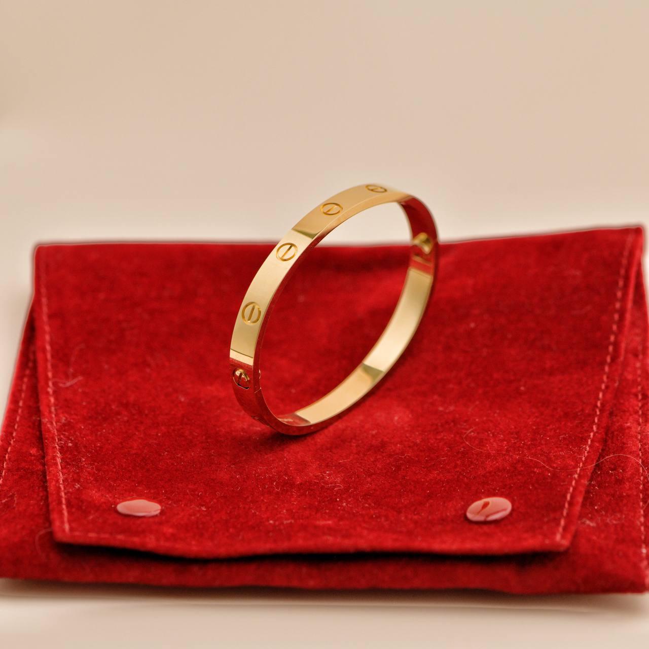 Cartier Love Bracciale in oro giallo 18 carati misura 16 In condizioni ottime in vendita a Banbury, GB