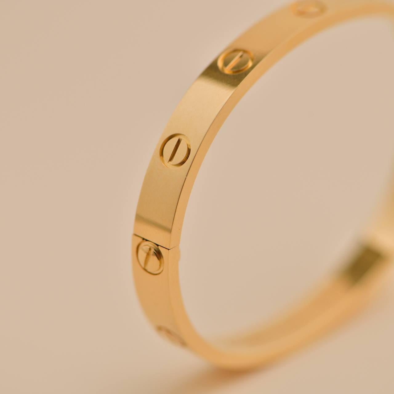 Cartier Love Bracciale in oro giallo 18 carati misura 16 in vendita 1