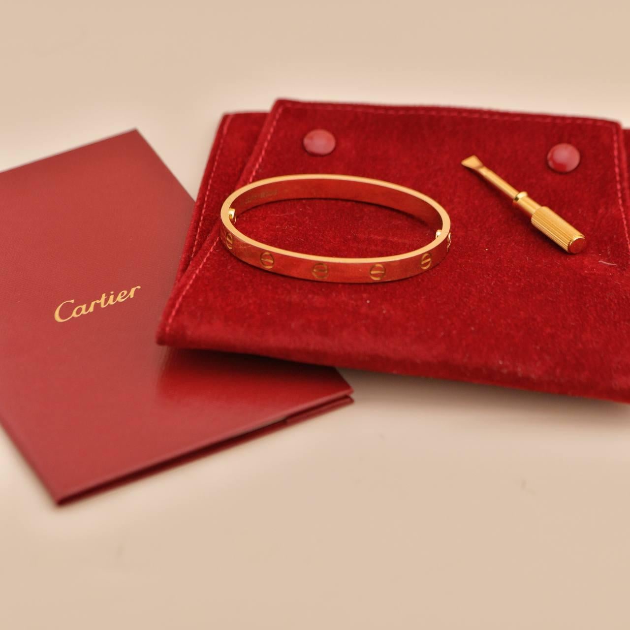 Cartier Love 18 Karat Gelbgold Armband Größe 17 im Zustand „Hervorragend“ in Banbury, GB