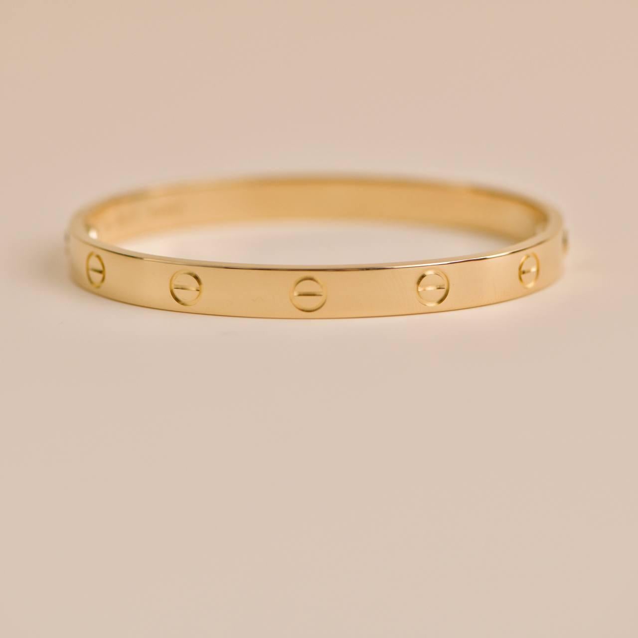 Women's or Men's Cartier Love 18K Yellow Gold Bracelet Size 17