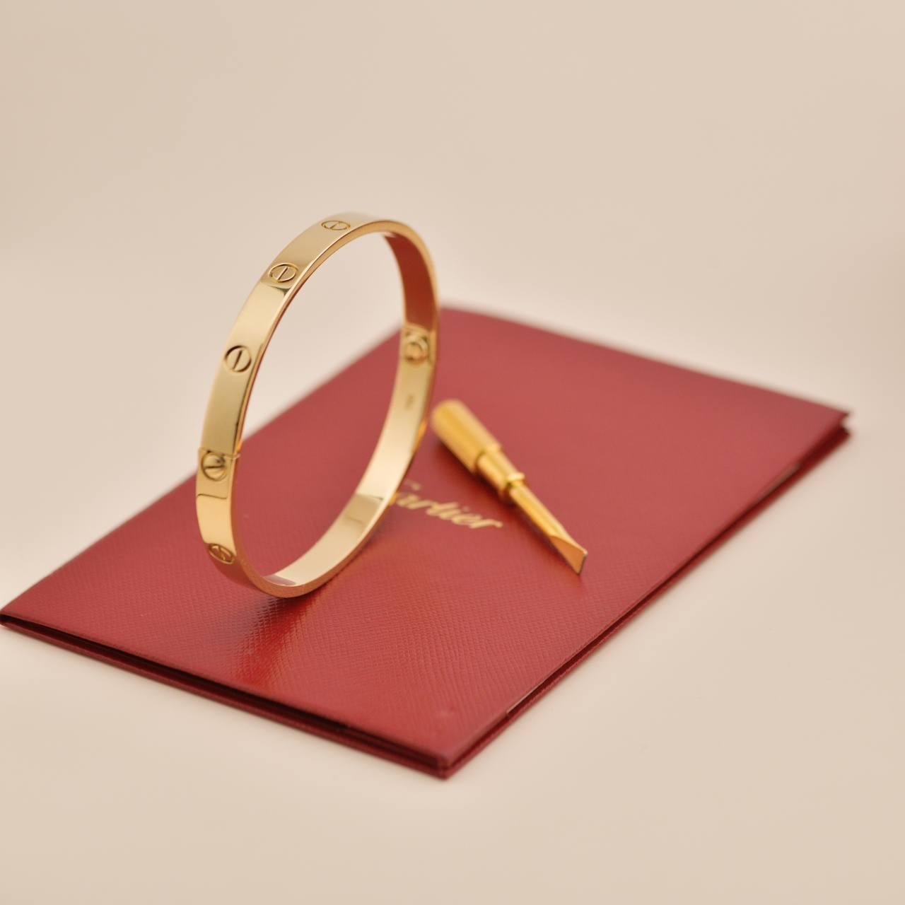 Cartier Love Bracelet en or jaune 18 carats, taille 19 Unisexe en vente
