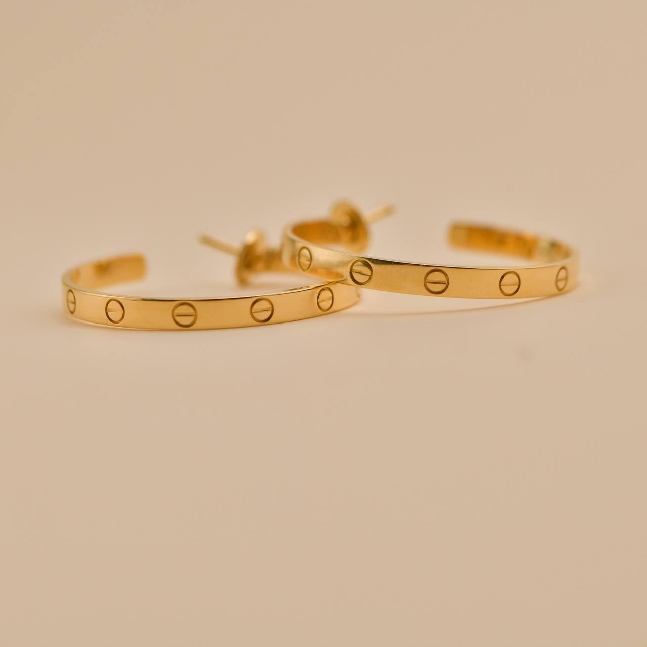 Cartier Love Boucles d'oreilles en or jaune 18 carats grand modèle en vente 3