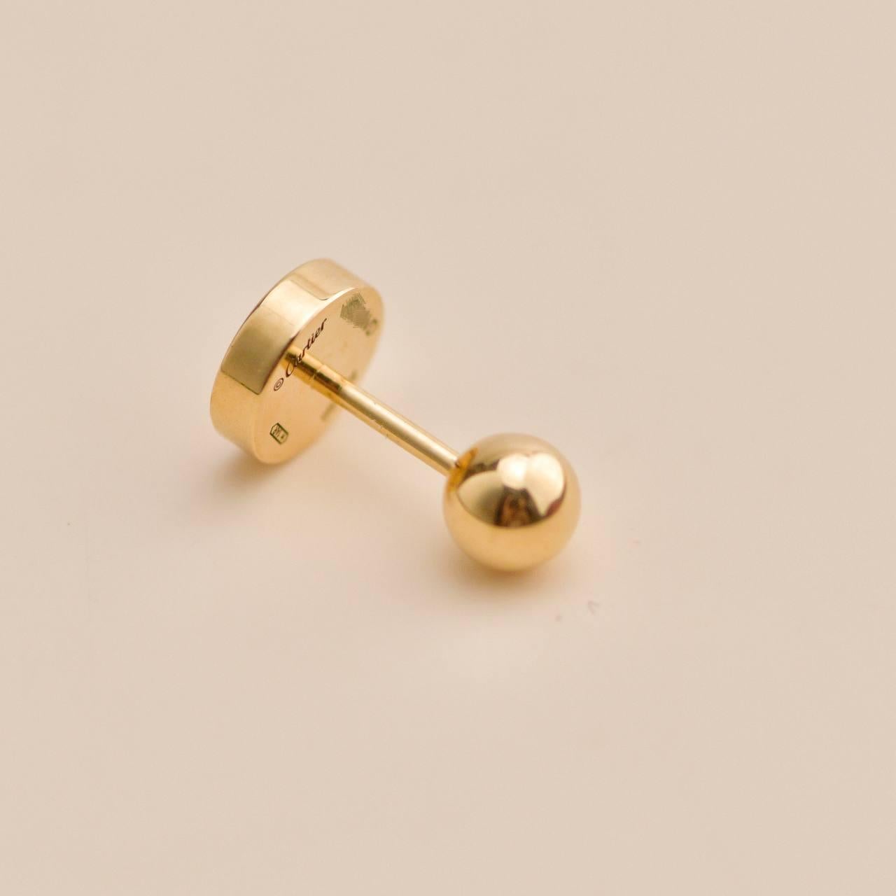 Boucle d'oreille simple en or jaune 18K Cartier Love en vente 3