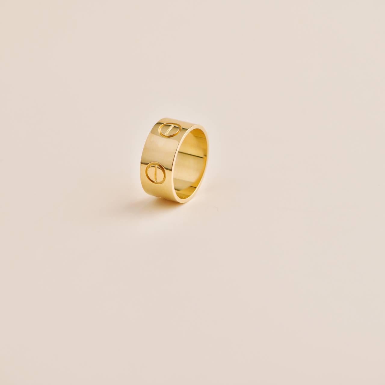 Cartier Love 18K Gelbgold breiter Ring Größe 68 im Zustand „Hervorragend“ in Banbury, GB