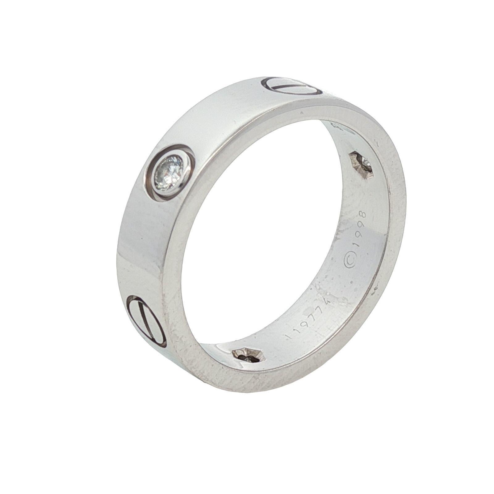 Moderno Cartier LOVE 3 Diamanti 18KWG Modello Classico Anello Misura 56 (US 7.5) B & A. B. in vendita