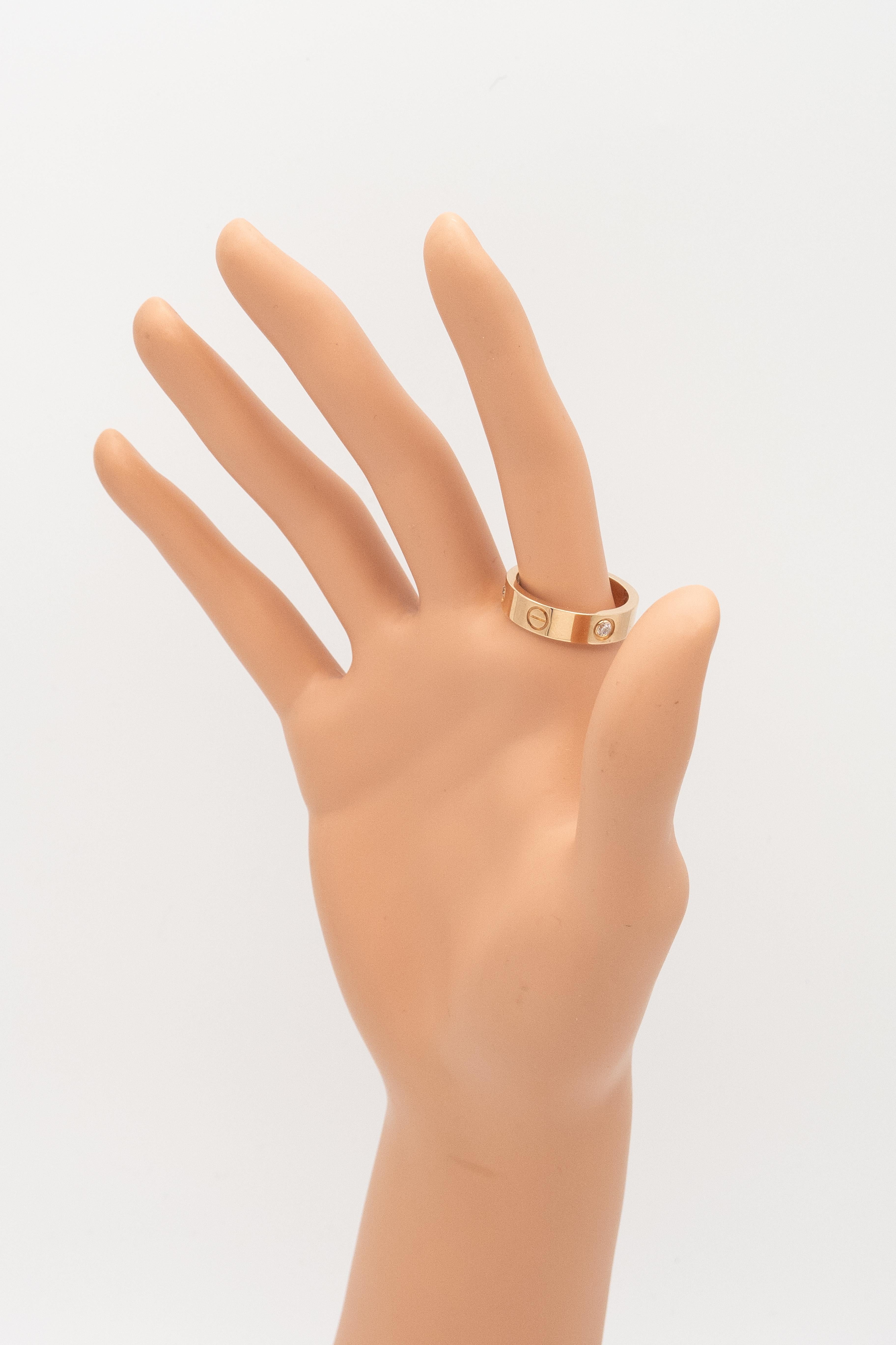 Anillo Cartier LOVE de 3 diamantes en oro rosa de 18 quilates con certificado Cartier en venta 2