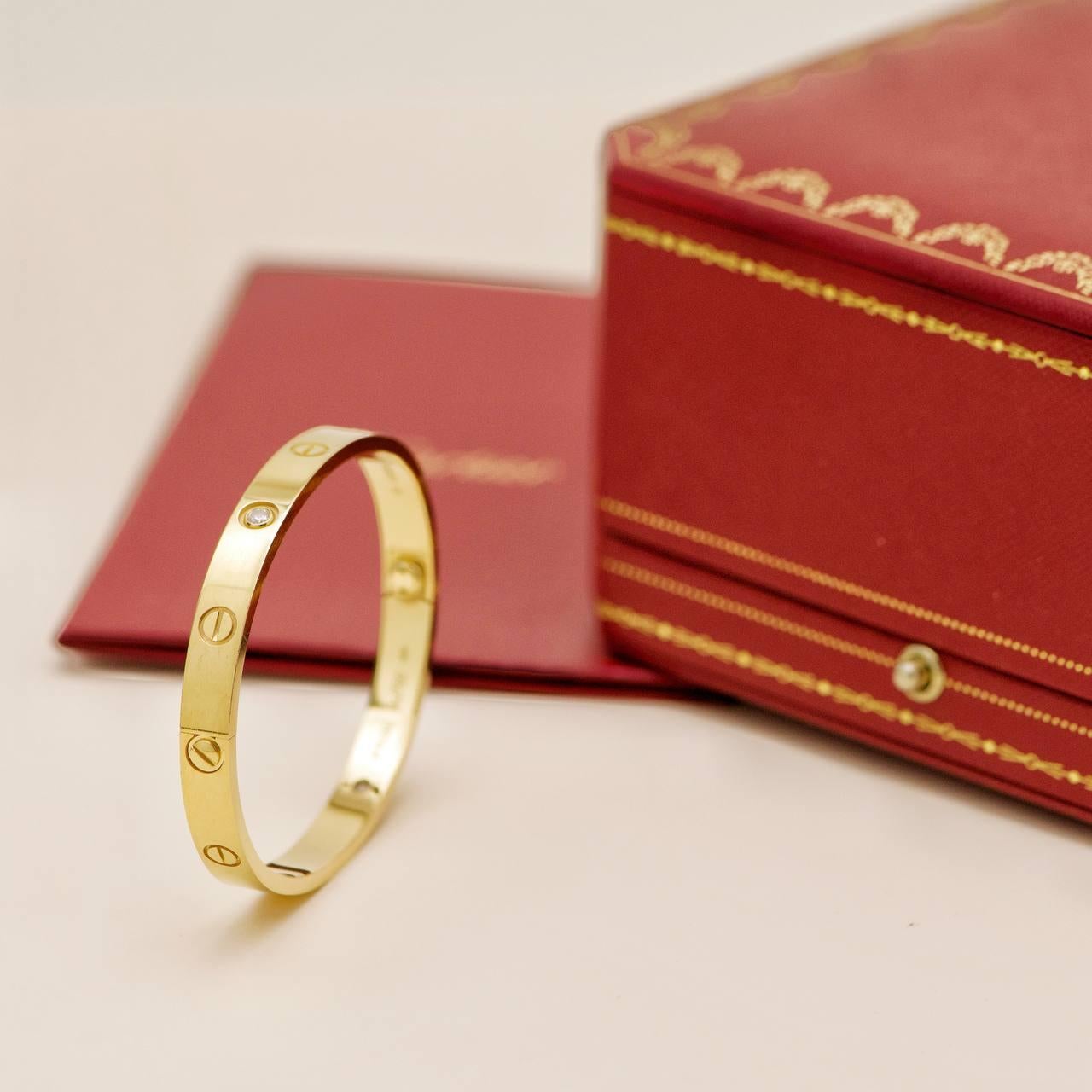 SKU	33301793
Viene con	Conjunto completo (Caja + Tarjeta)
Fecha	2020
PVP	11.400 £ Impuestos Incl. / 13.100 € Impuestos Incl. / 13.100 $ Impuestos Excl.
Modelo	B6035917
Número de serie	JF****
Talla 	17 
Metal	oro amarillo de 18