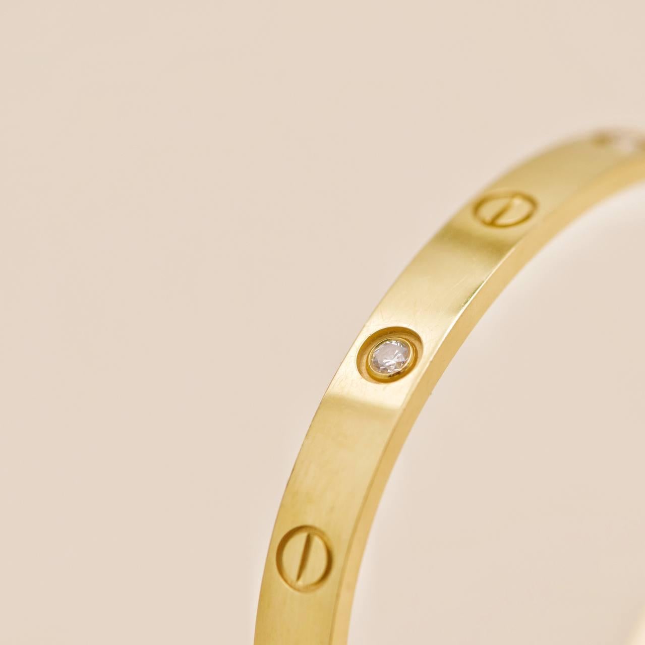 Pulsera Cartier Love 4 Diamantes Oro Amarillo 18K Talla 17 en venta 2