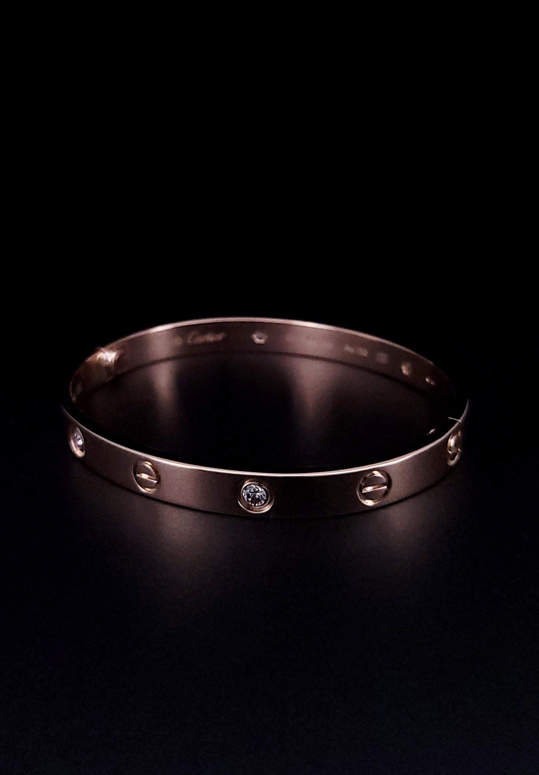 Cartier Love 4 Diamant-Armband aus Roségold Größe 17 (Rundschliff) im Angebot