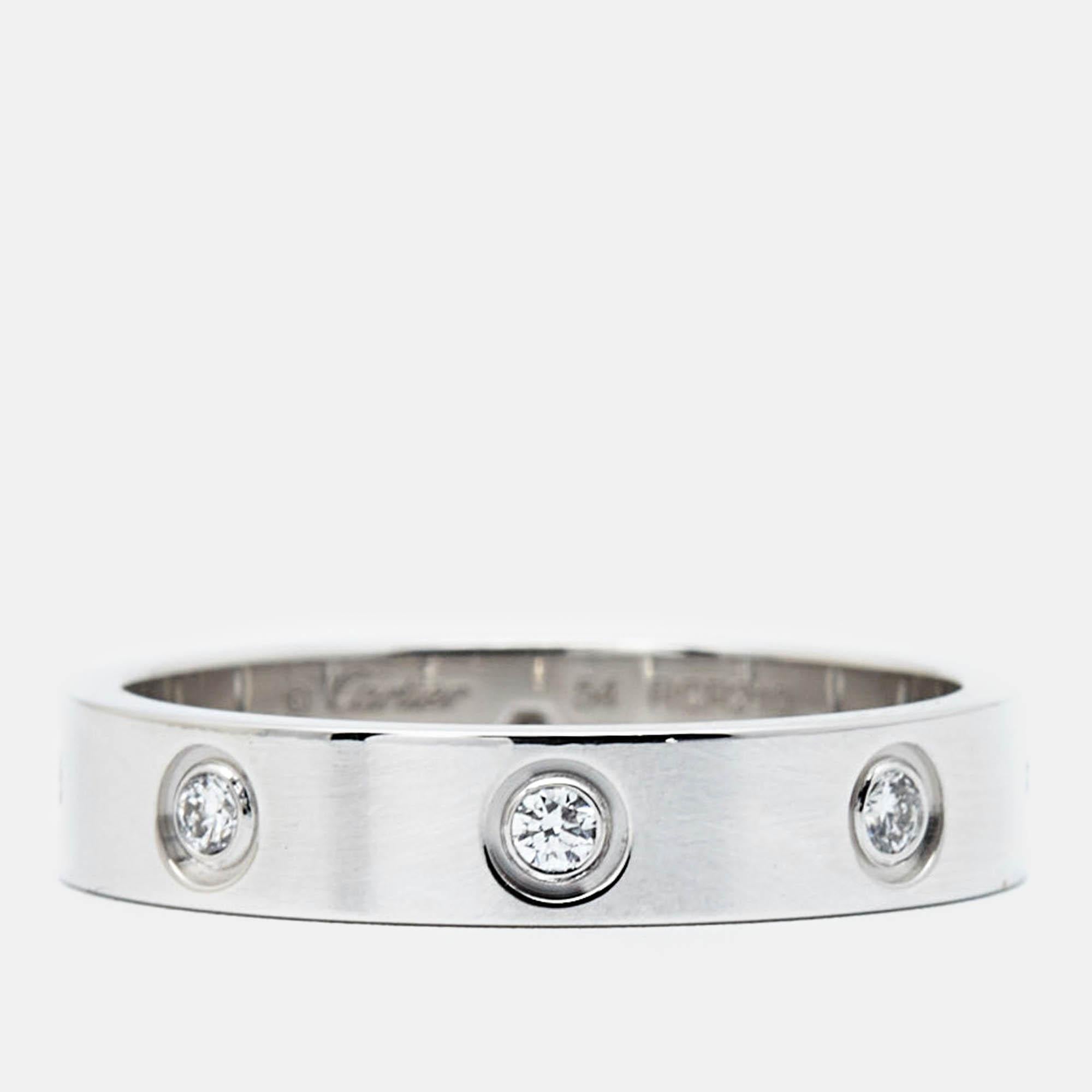 To adorn your fingers in the most elegant way Cartier brings to you this stylish ring. It has been carved using top quality materials and will elevate your look instantly.