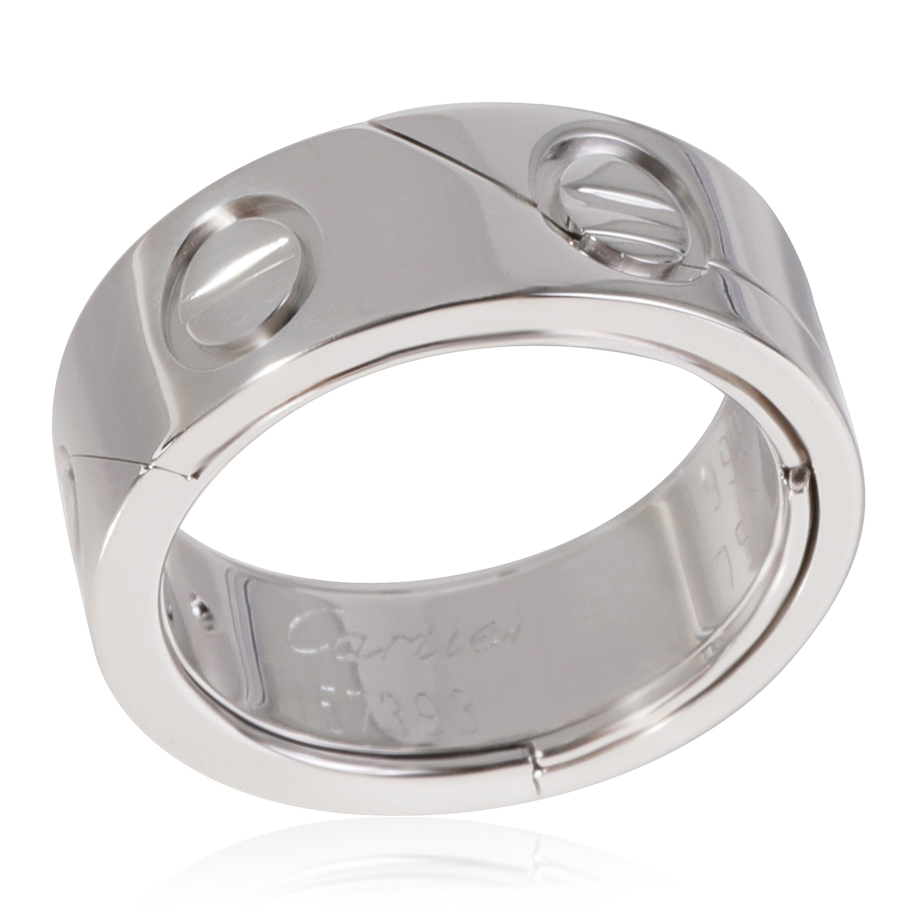 Cartier Love Astro Ring aus 18 Karat Weißgold

PRIMÄRE DETAILS
SKU: 118865
Listing Title: Cartier Love Astro Ring aus 18k Weißgold
Zustandsbeschreibung: Verkauft für 3500 USD. In ausgezeichnetem Zustand und kürzlich poliert. Ringgröße ist 5,25.