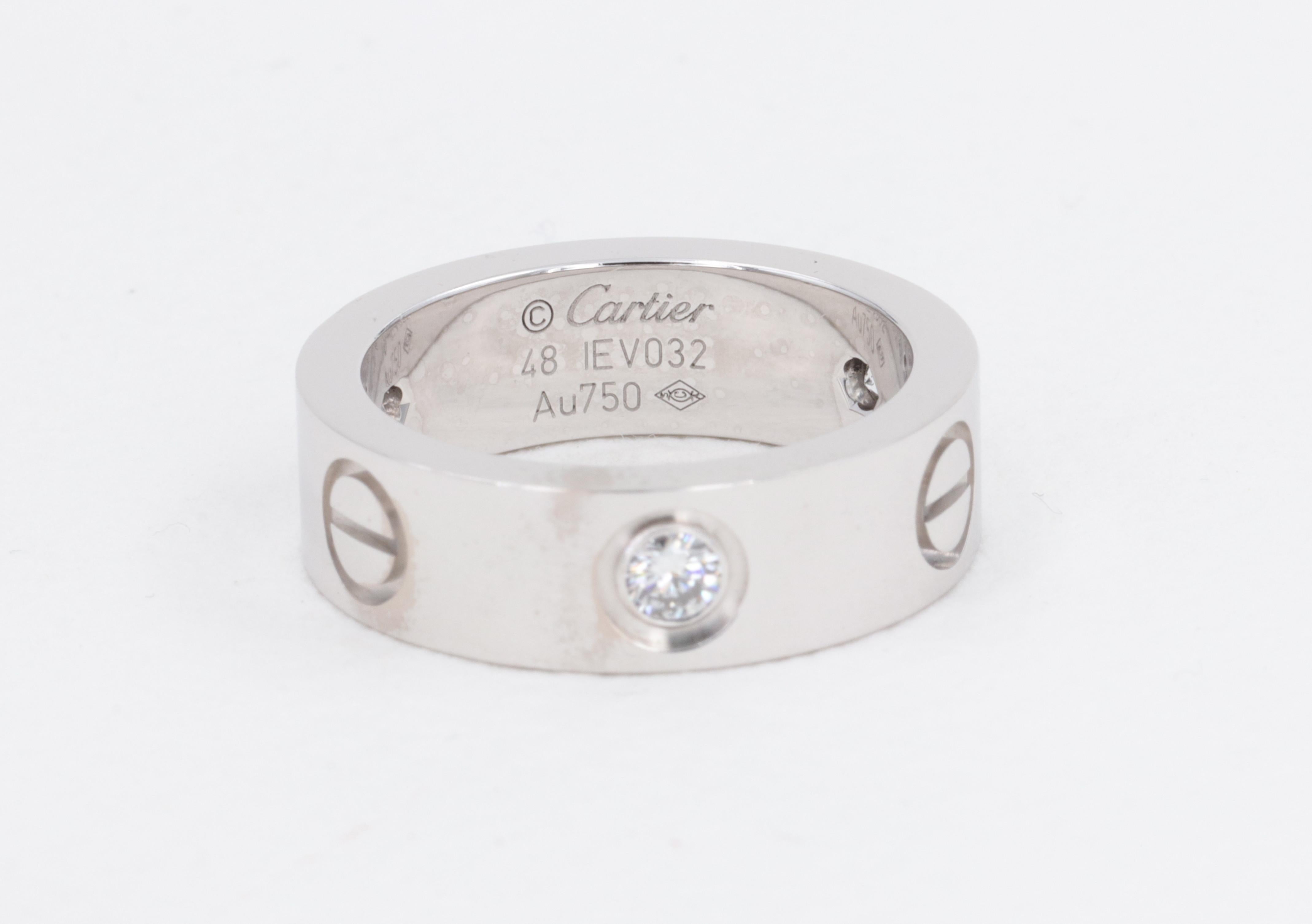 Cartier Love Band Ring 3 Diamanten 18 Karat Weißgold (Rundschliff) im Angebot