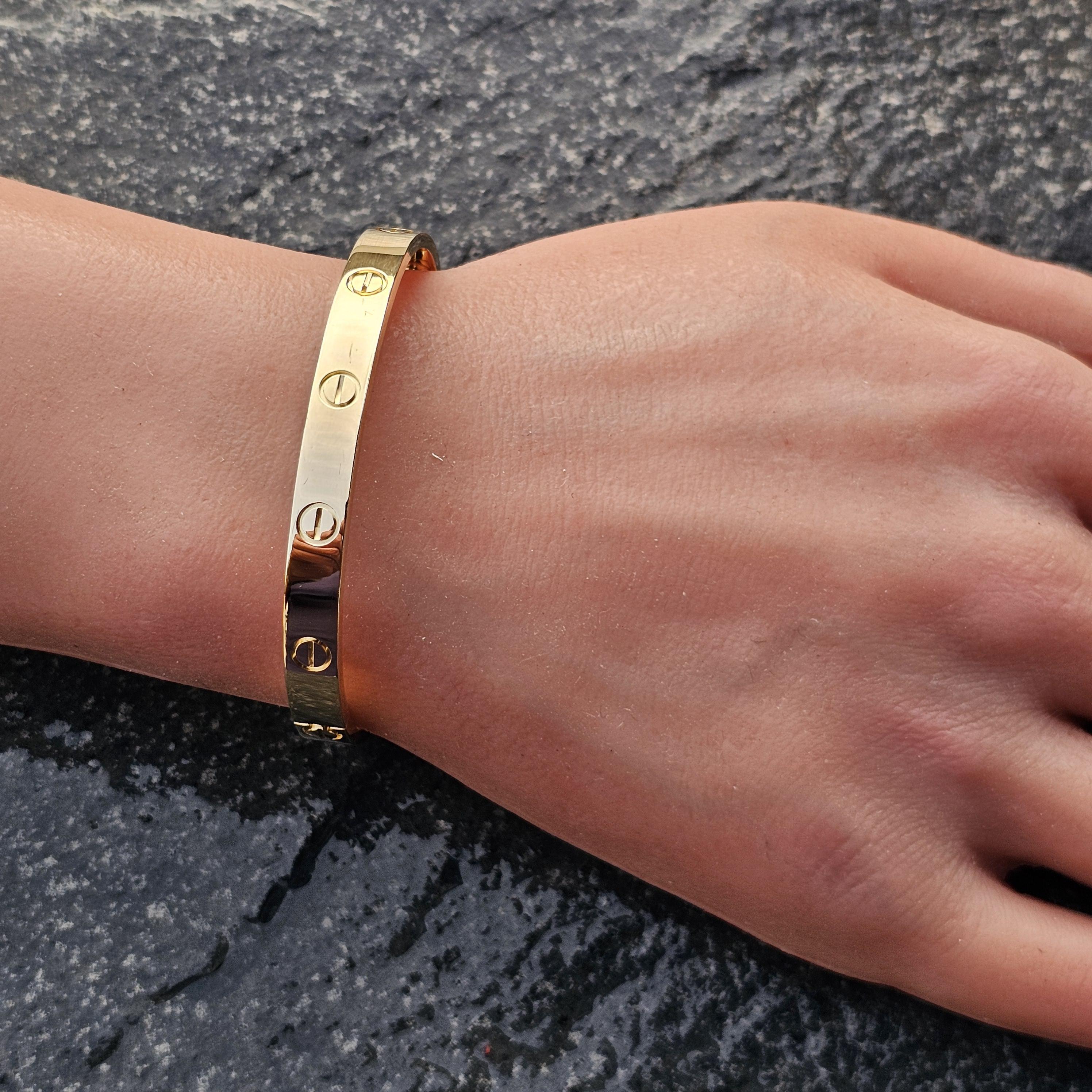 Cartier Love Bangle Bracelet Classic size 17 18k Yellow Gold Box Papers 7350 In Excellent Condition For Sale In Northbrook, IL