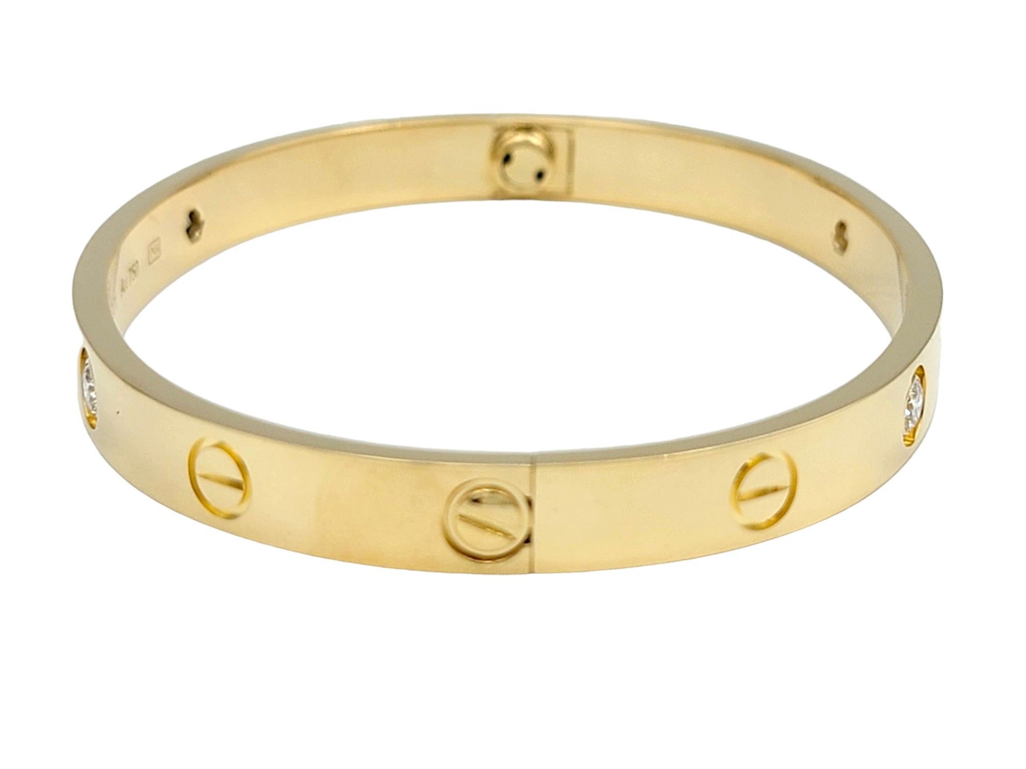 Cartier Love Armreif aus 18 Karat Gelbgold mit 4 runden Diamanten (Rundschliff)